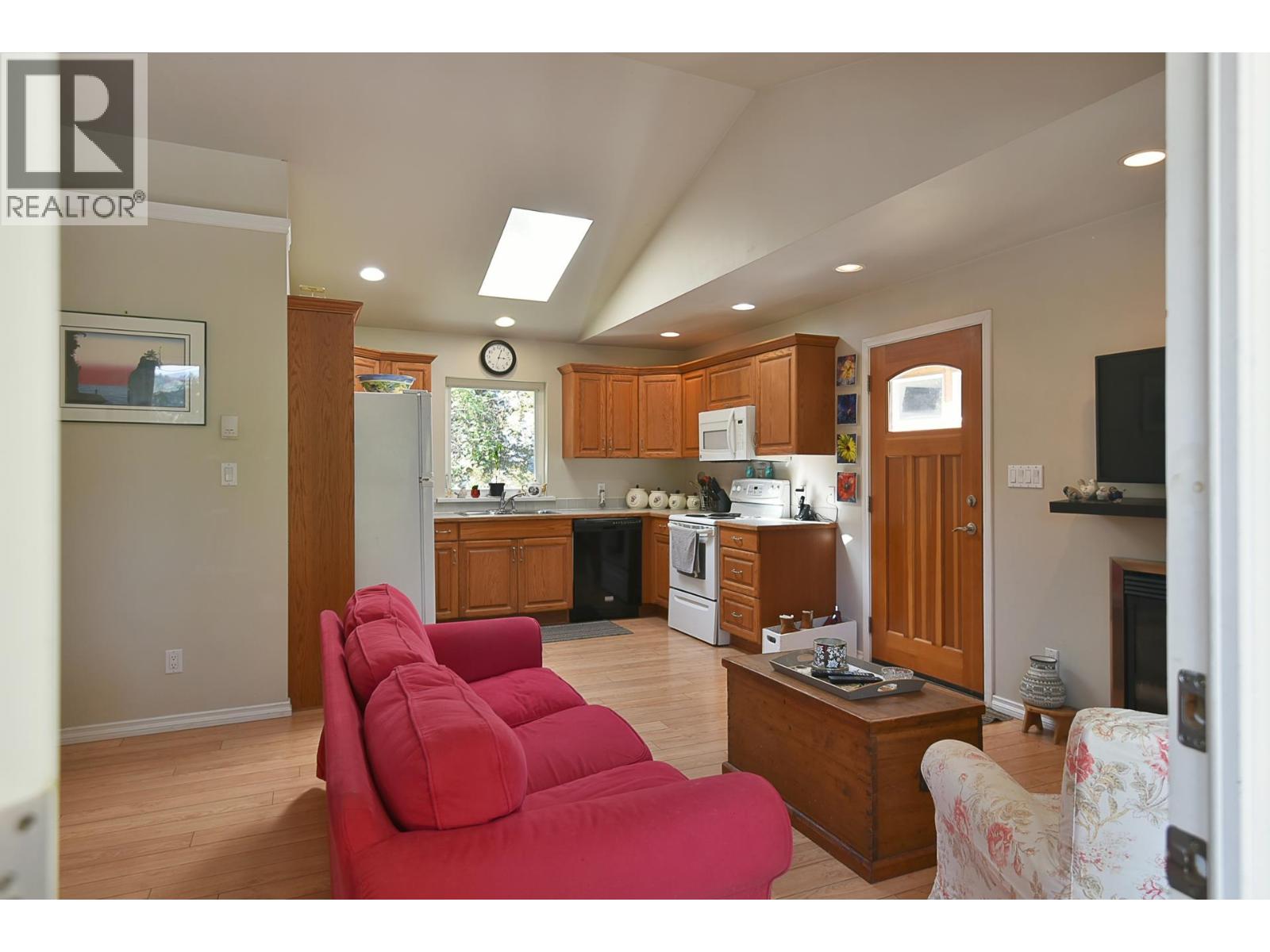 5689 SALMON DRIVE, Sechelt