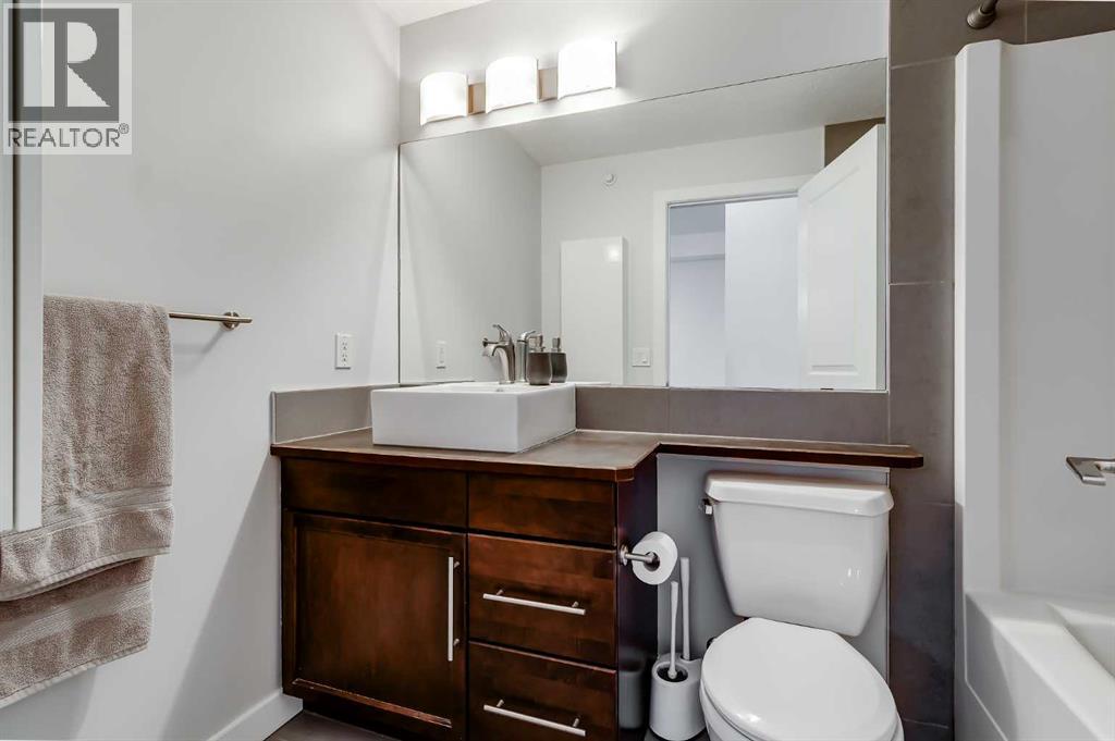 Single Family House for Sale in    Avenue NE Renfrew Calgary 