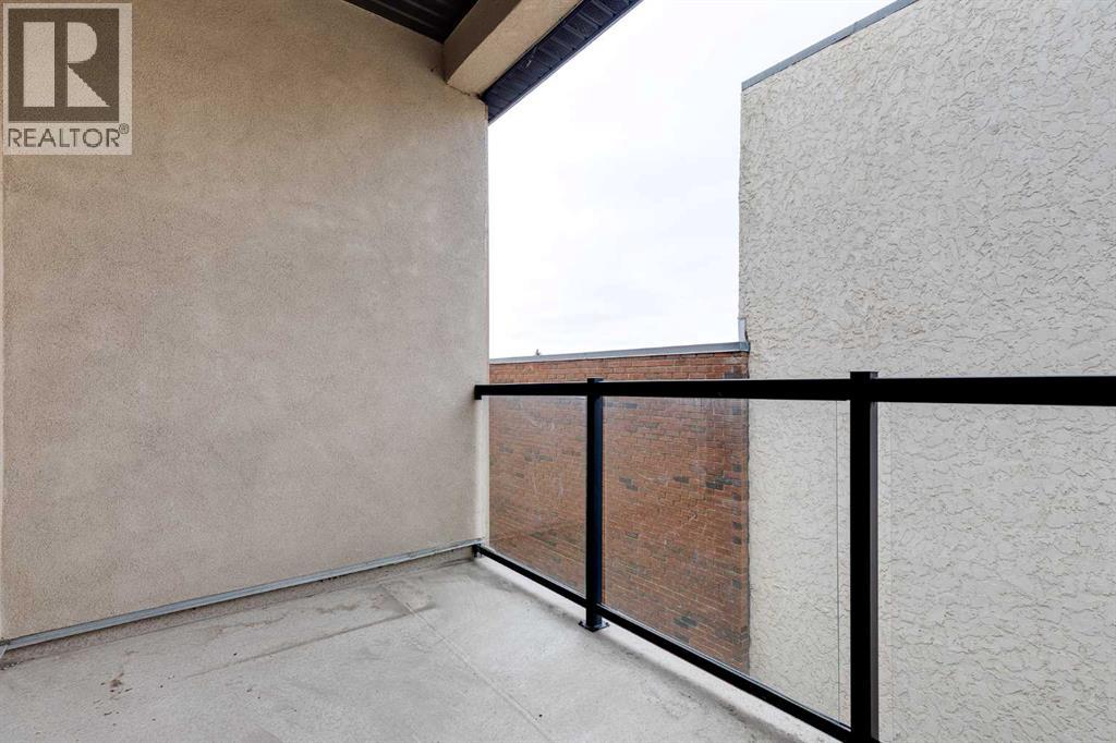 Single Family House for Sale in    Avenue NE Renfrew Calgary 