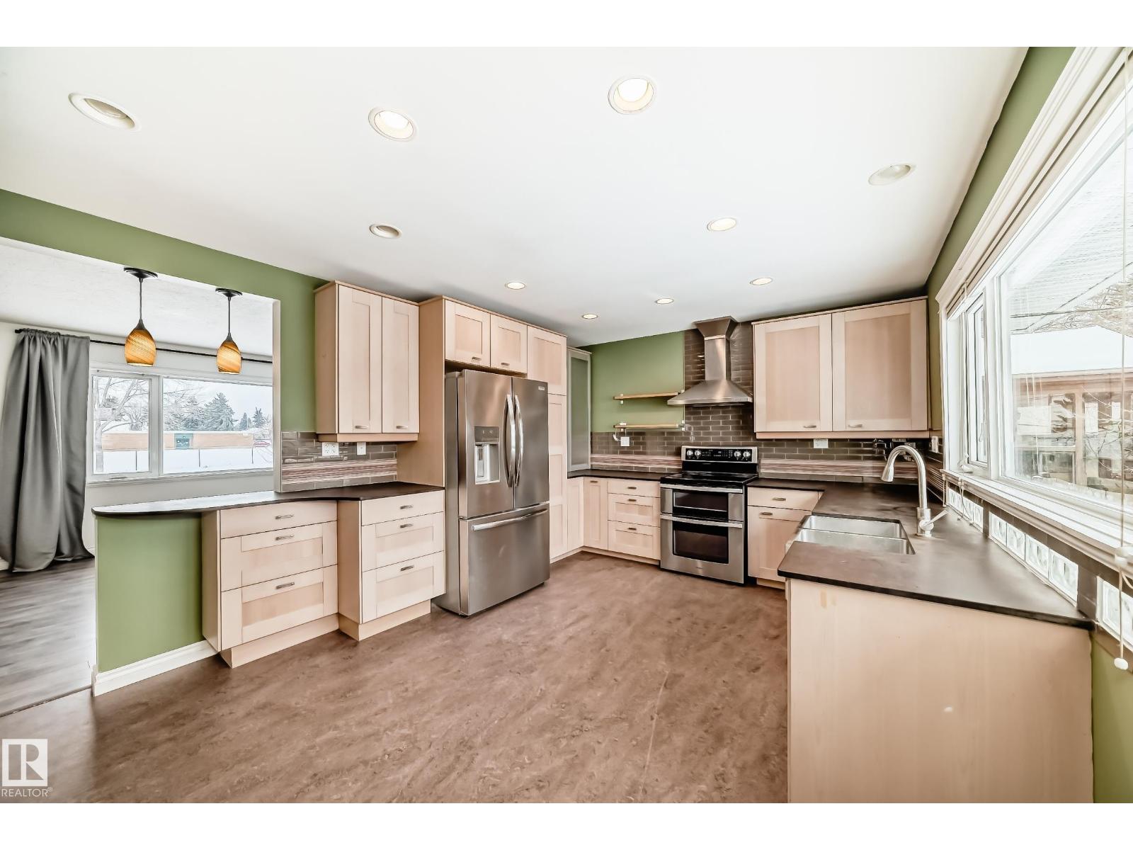 10532 47 ST NW, Edmonton