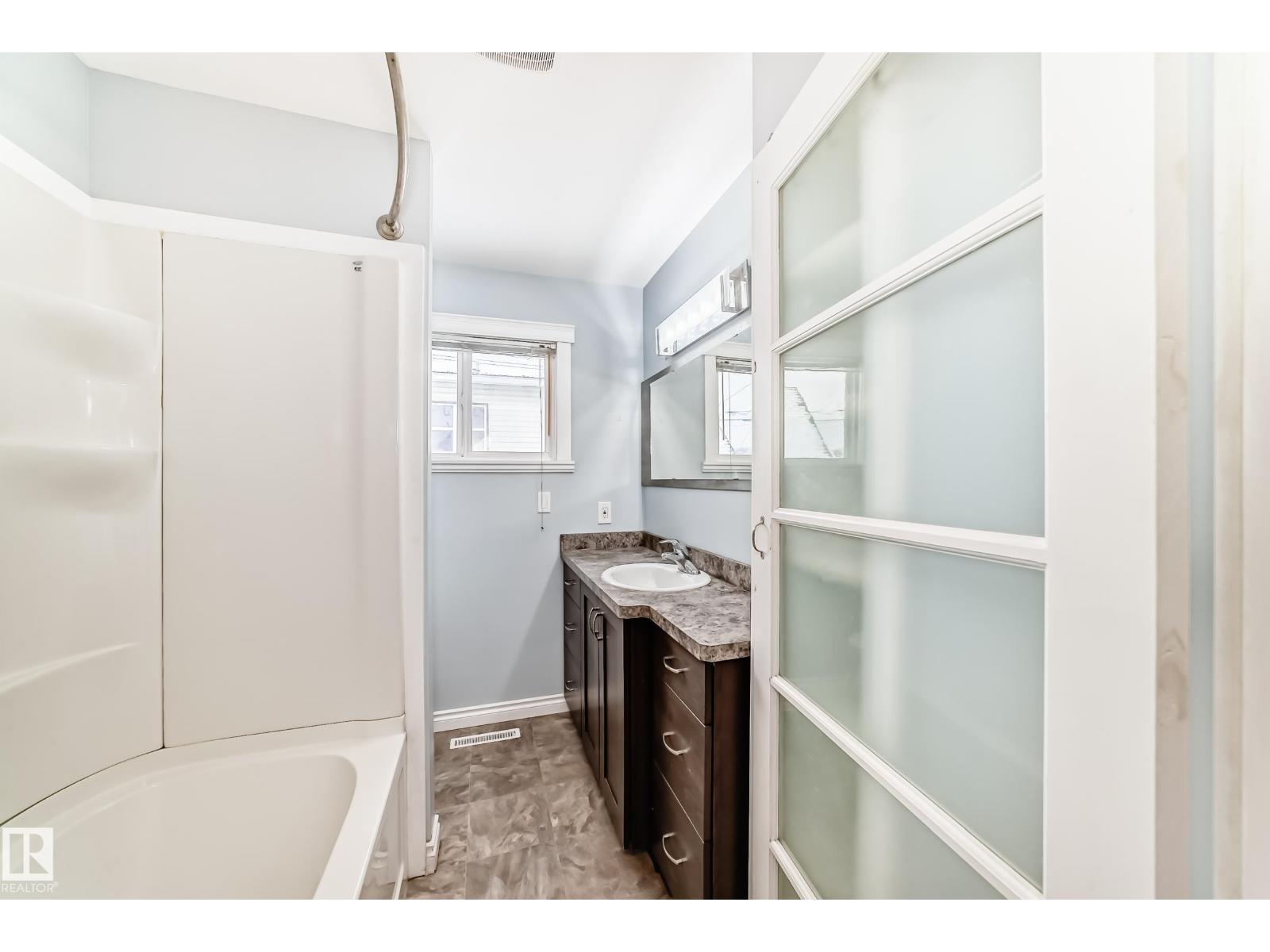 10532 47 ST NW, Edmonton