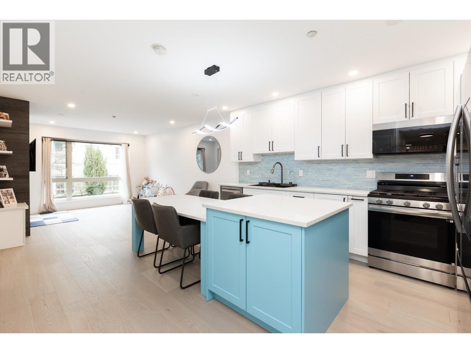 #203-1315 56 Street, Delta