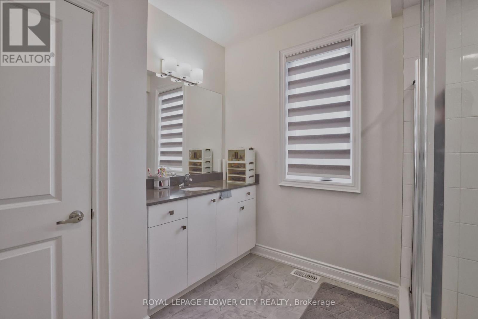 21 AVEENA ROAD N - 25