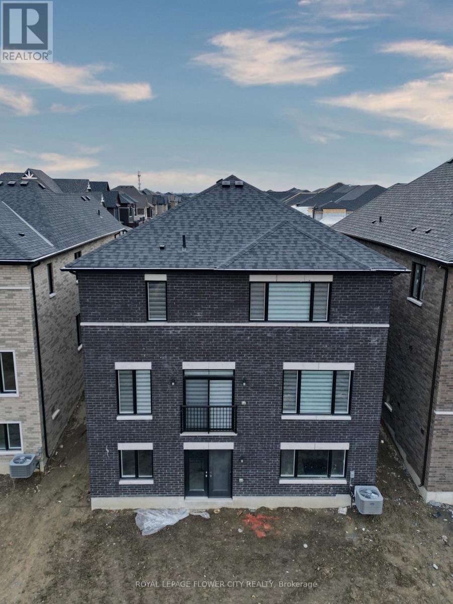 21 AVEENA ROAD N - 3