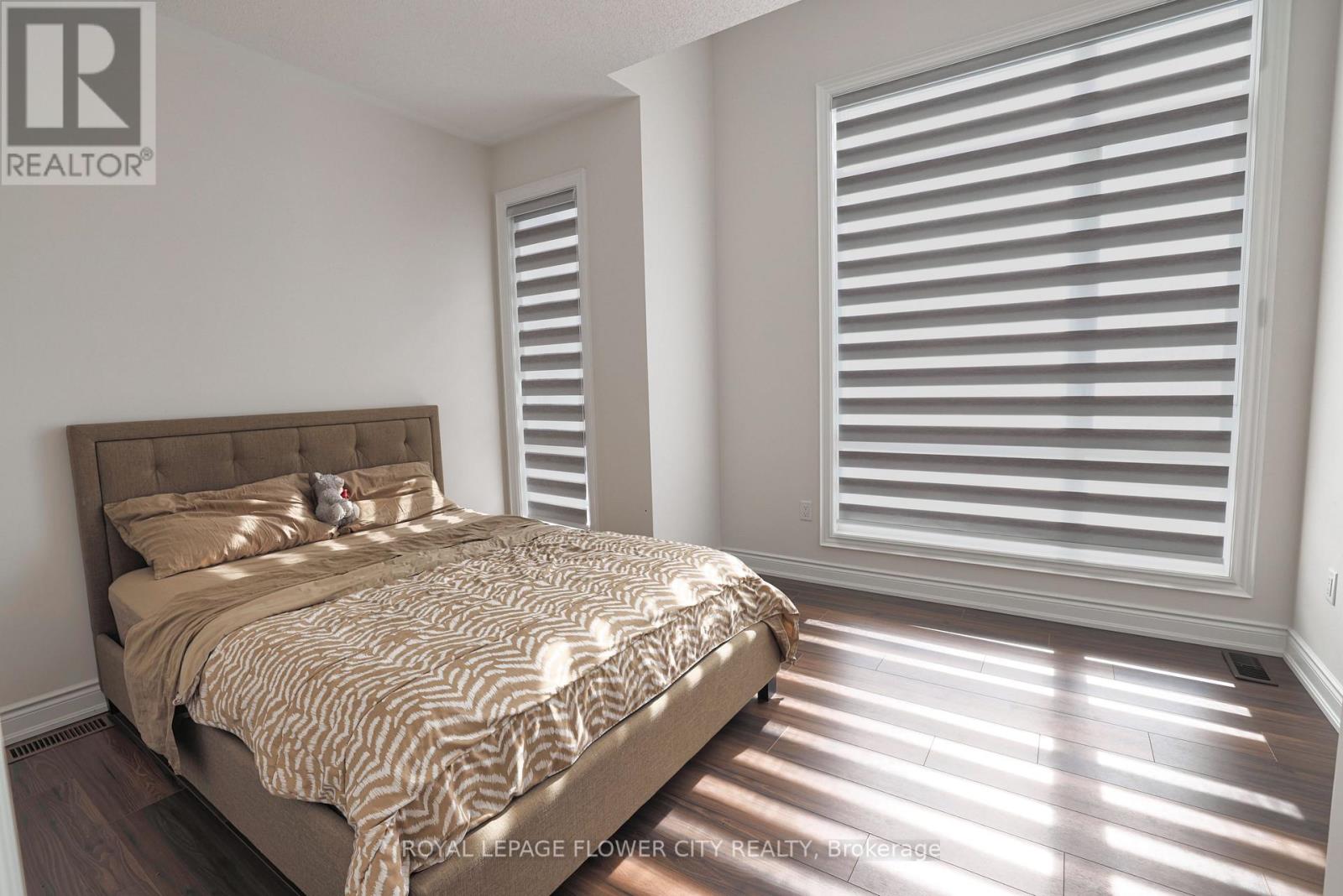 21 AVEENA ROAD N - 34