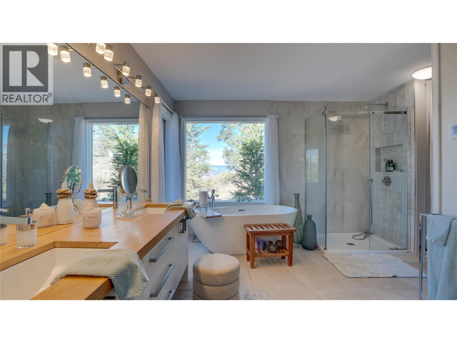  5775 Deadpine Drive, Kelowna