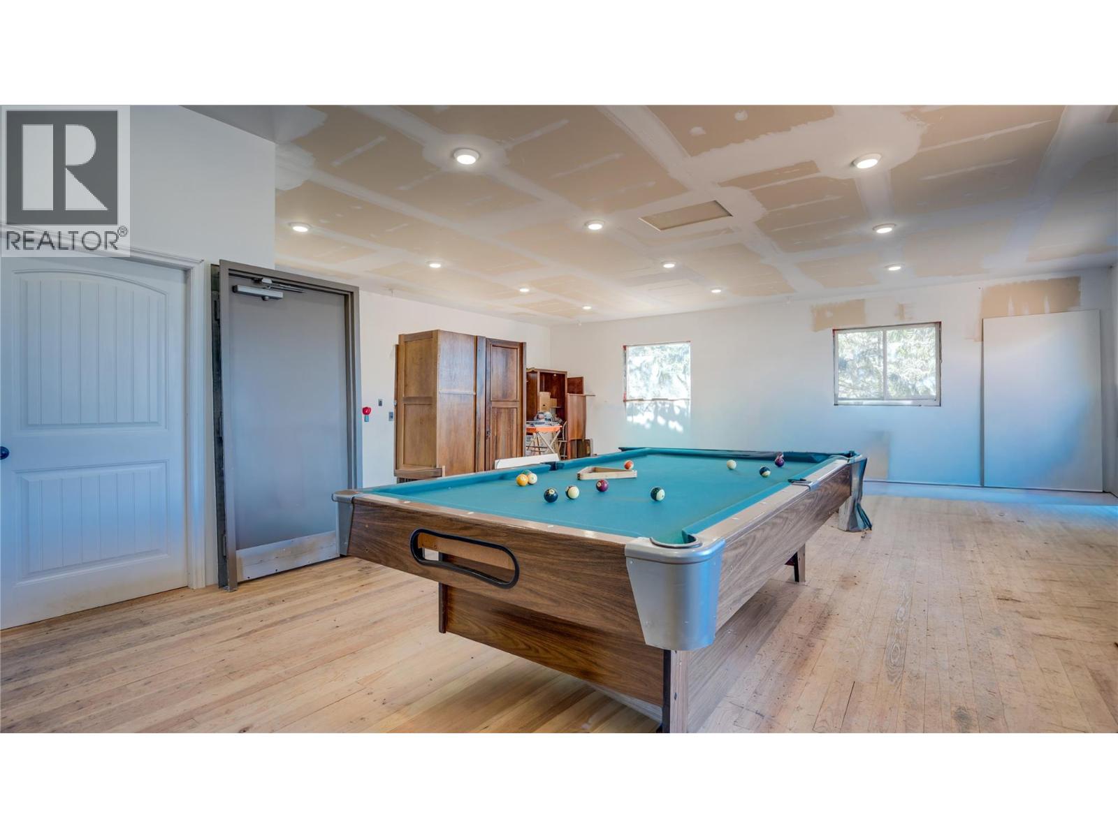  5775 Deadpine Drive, Kelowna