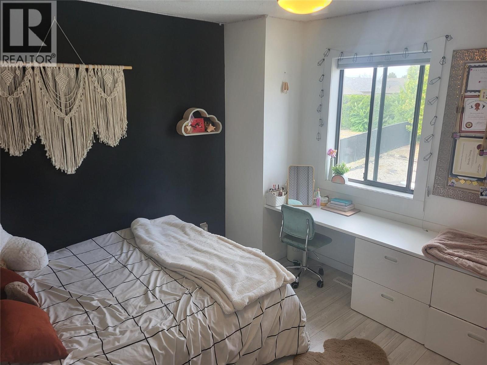  9504 HUMMINGBIRD Lane, Osoyoos