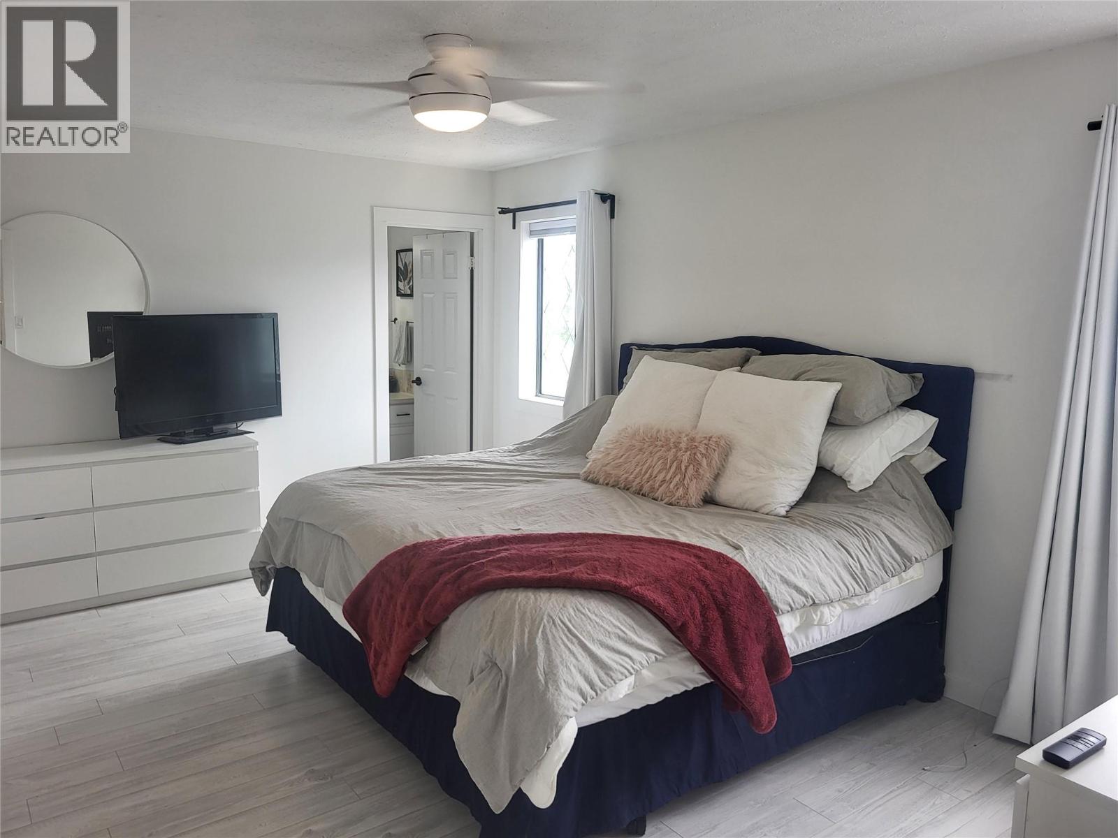  9504 HUMMINGBIRD Lane, Osoyoos