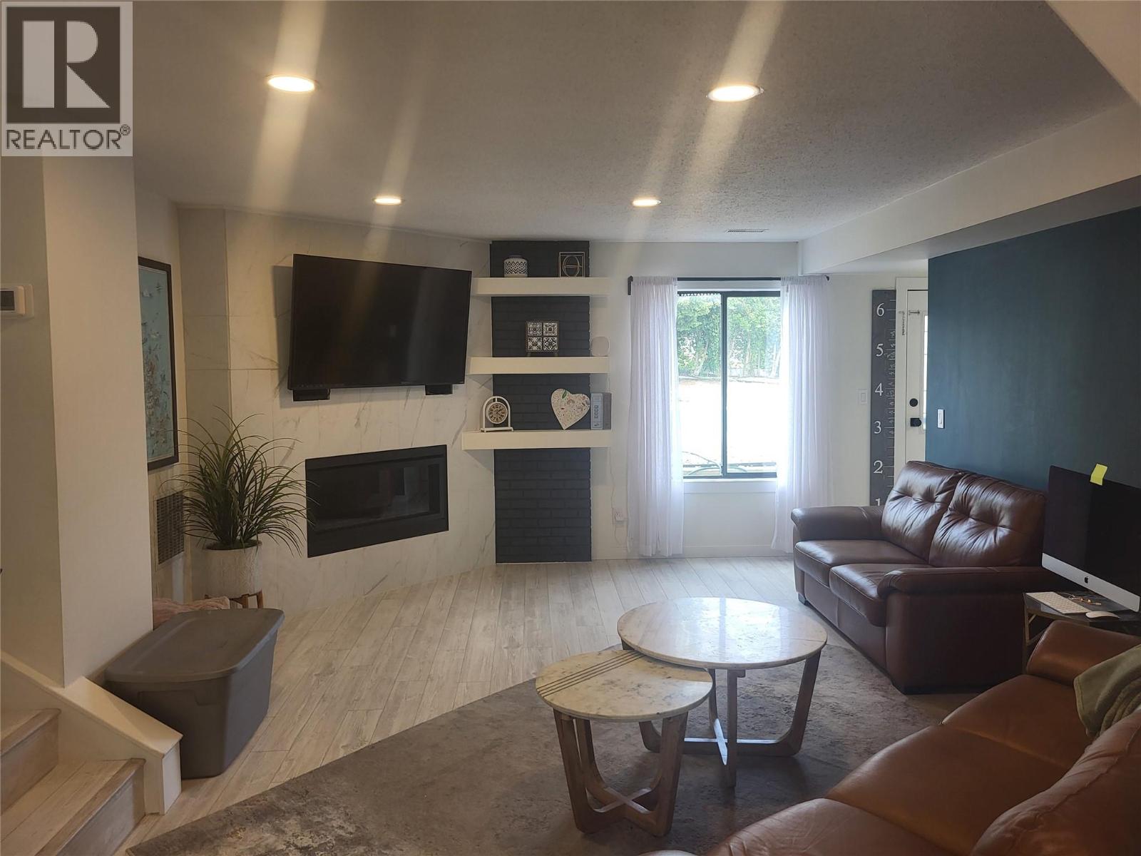  9504 HUMMINGBIRD Lane, Osoyoos