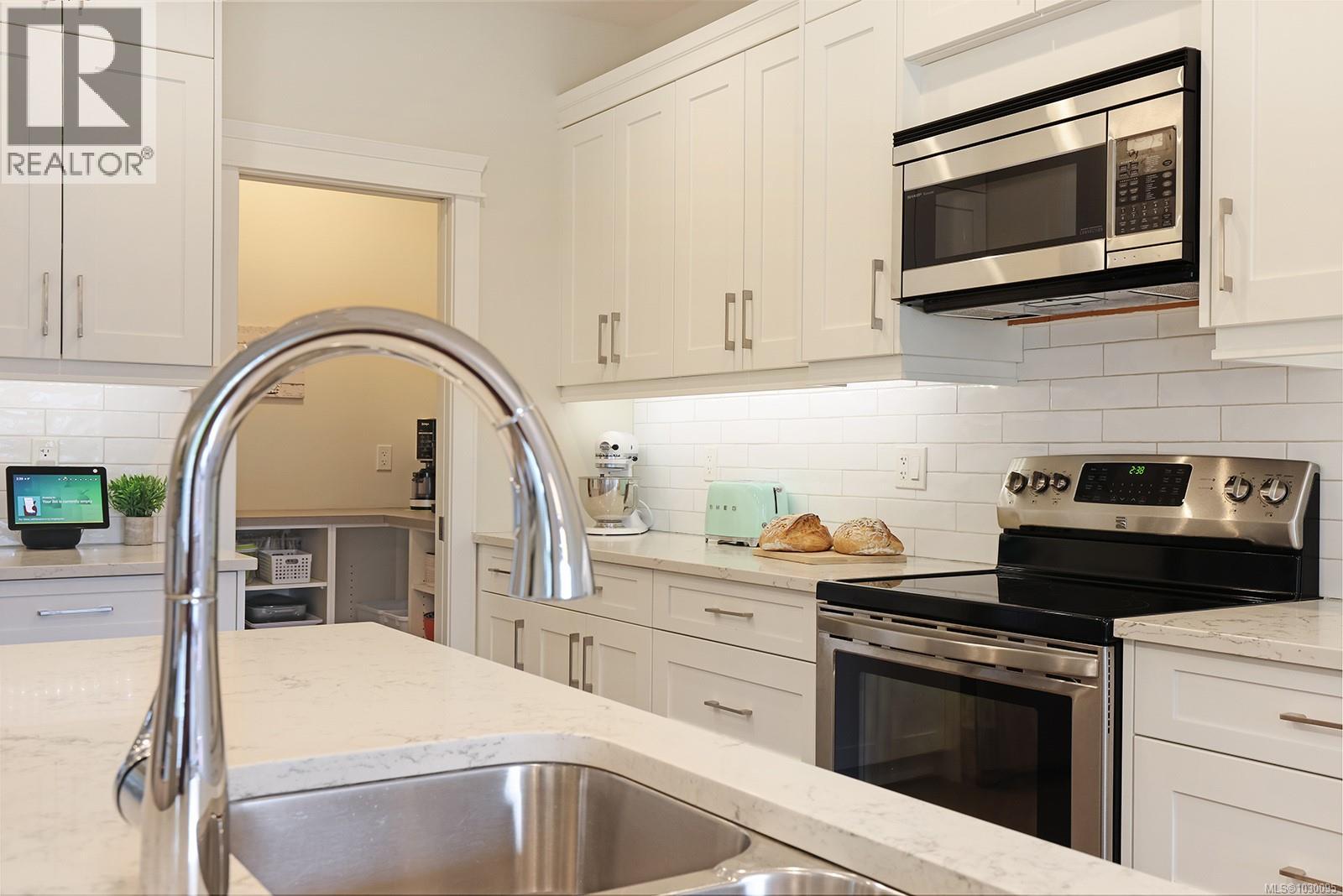 912 PRESTWICK PL - 13