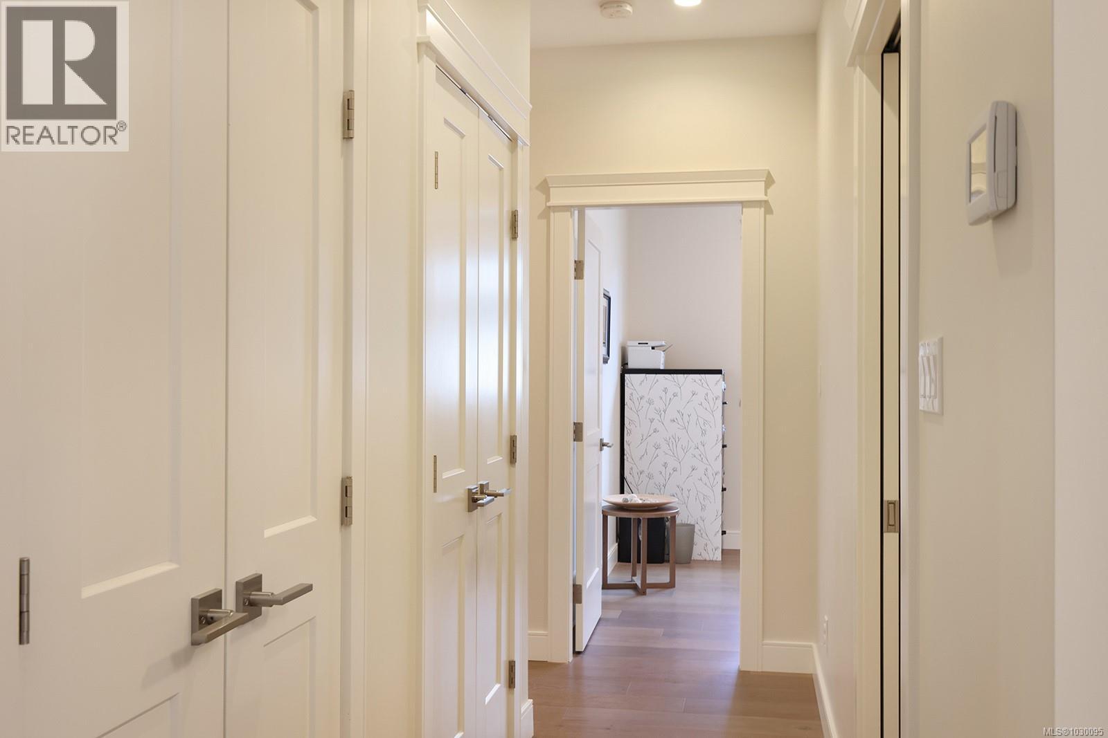 912 PRESTWICK PL - 23