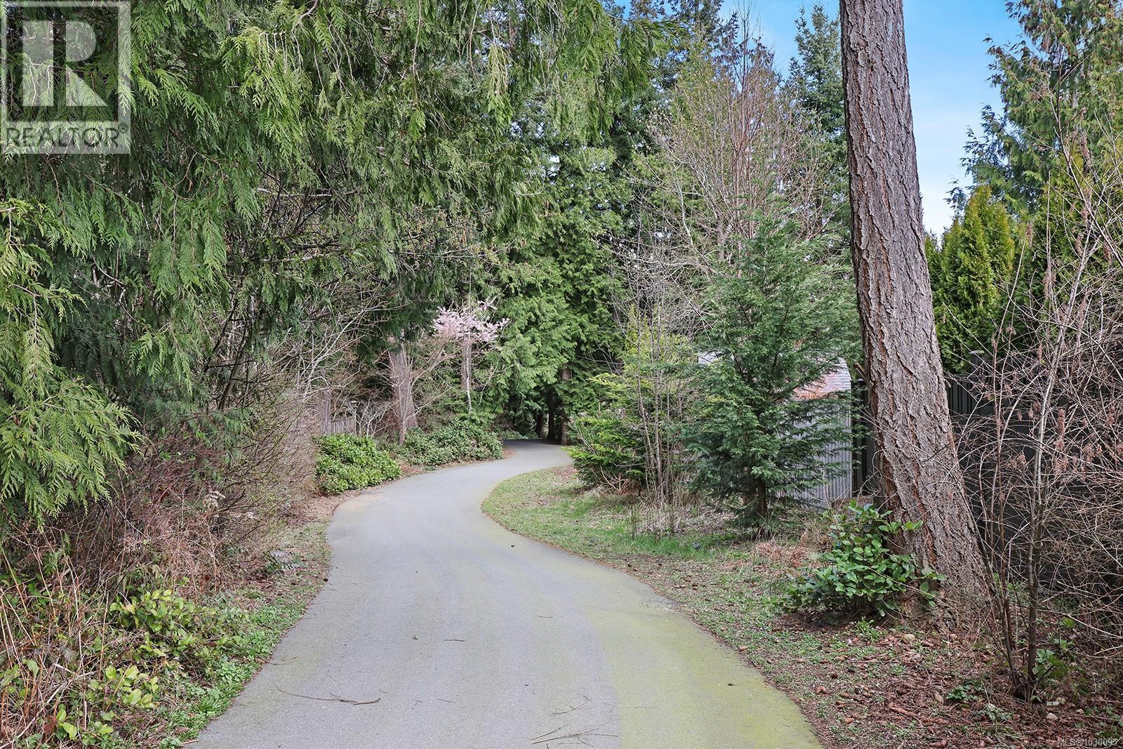 912 PRESTWICK PL - Image 3