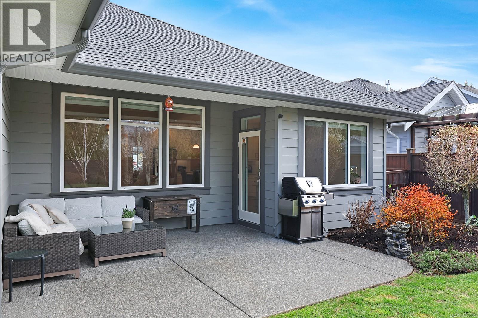 912 PRESTWICK PL - 35