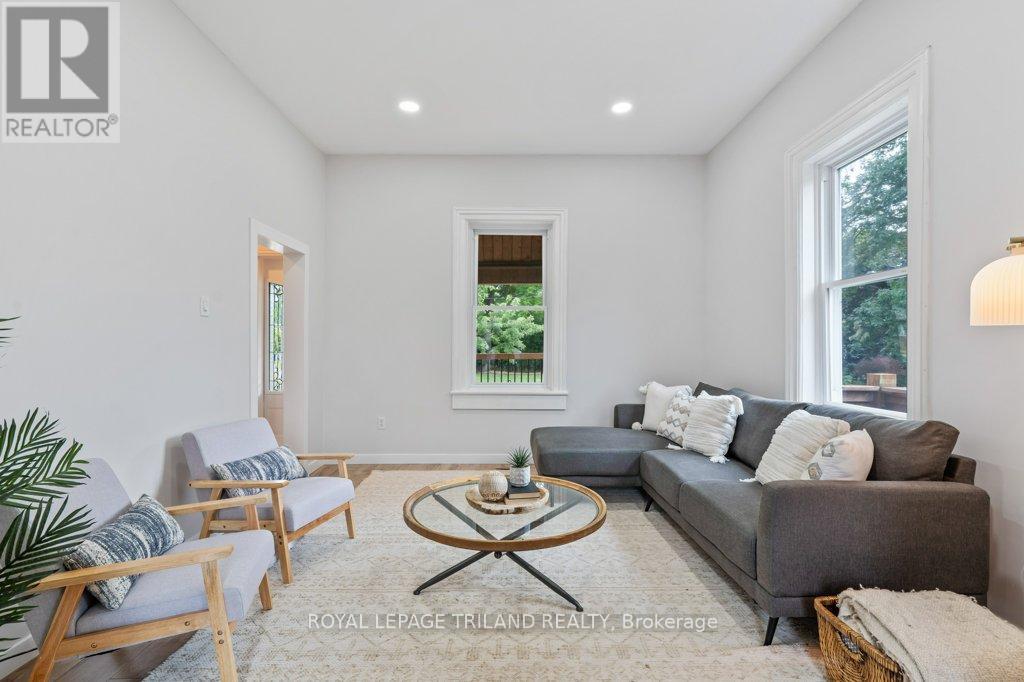 Single Family House for Sale in  CATHERINE STREET North Middlesex (Parkhill) 