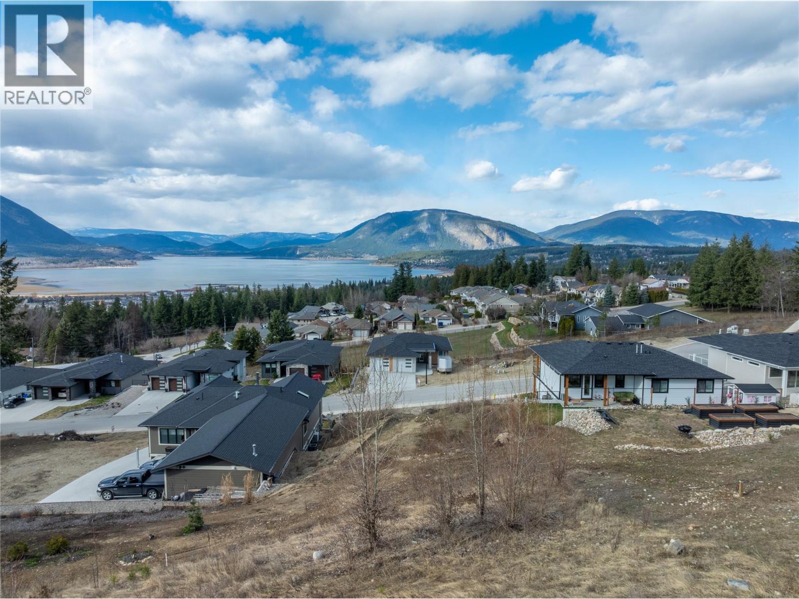  1120 16 Avenue Southeast, Salmon Arm