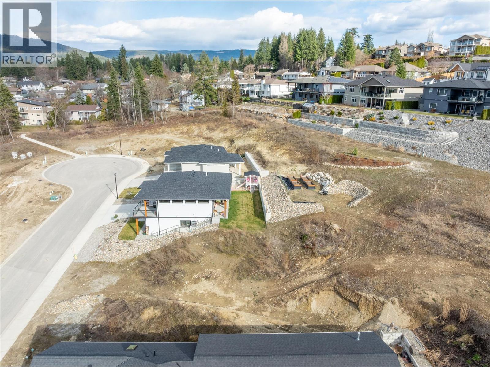  1120 16 Avenue Southeast, Salmon Arm