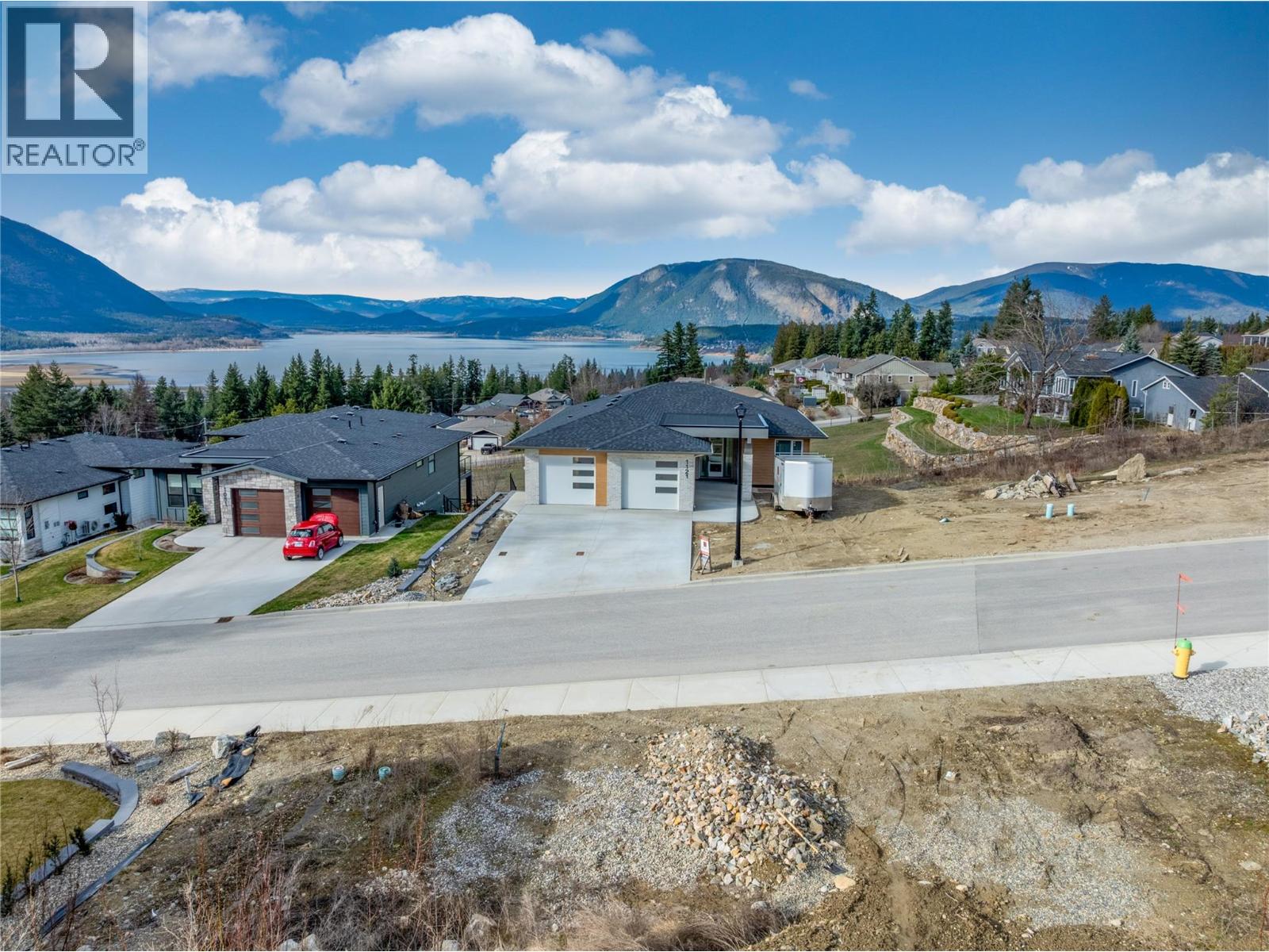  1120 16 Avenue Southeast, Salmon Arm