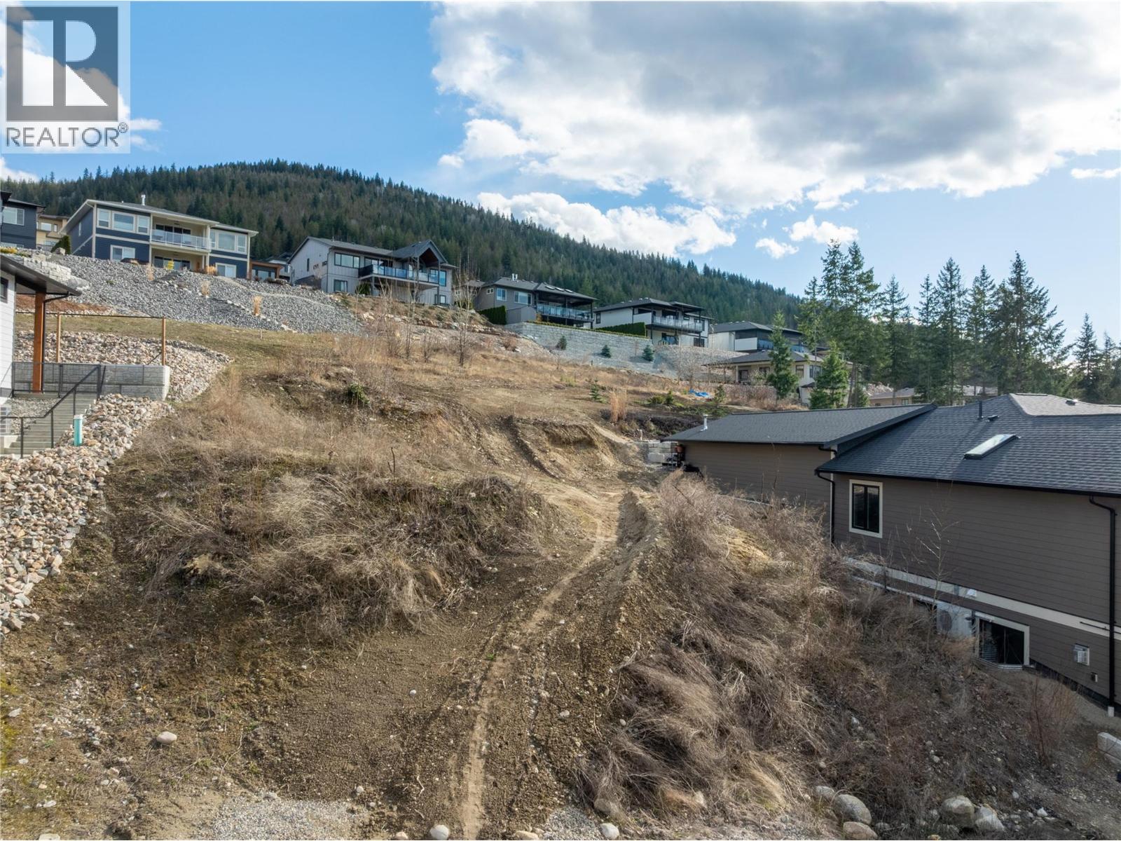  1120 16 Avenue Southeast, Salmon Arm