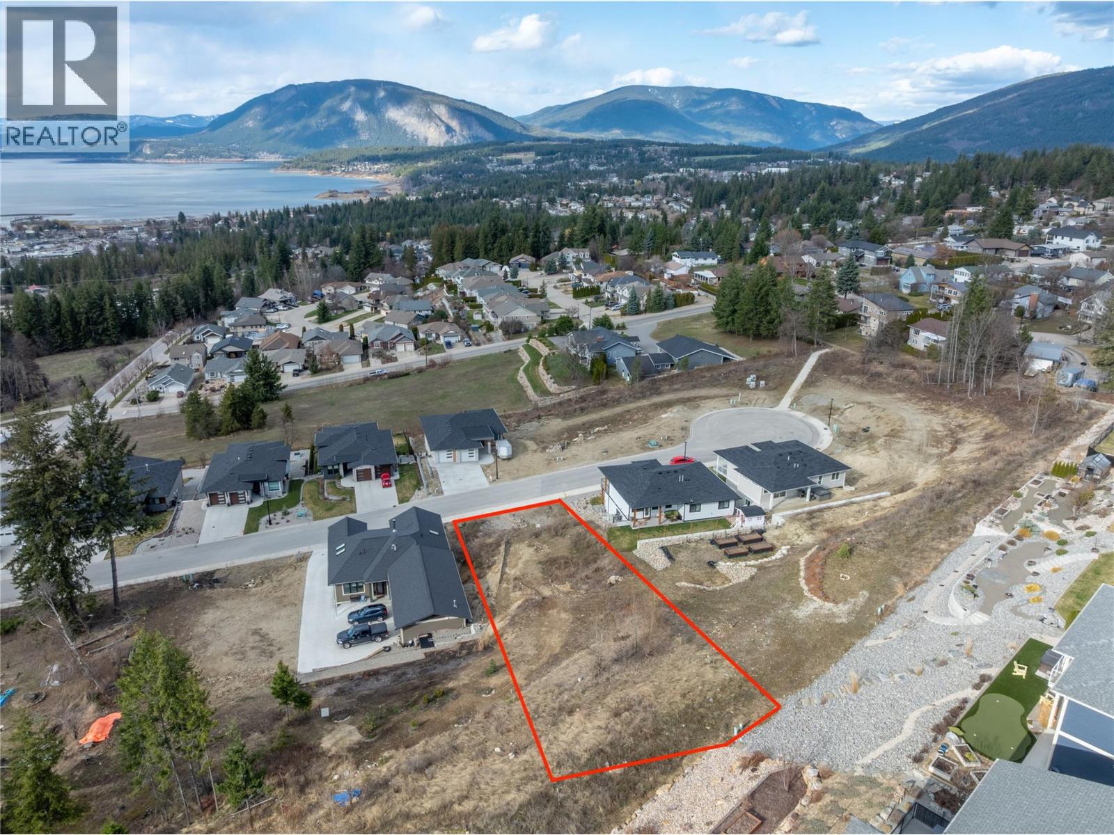  1120 16 Avenue Southeast, Salmon Arm
