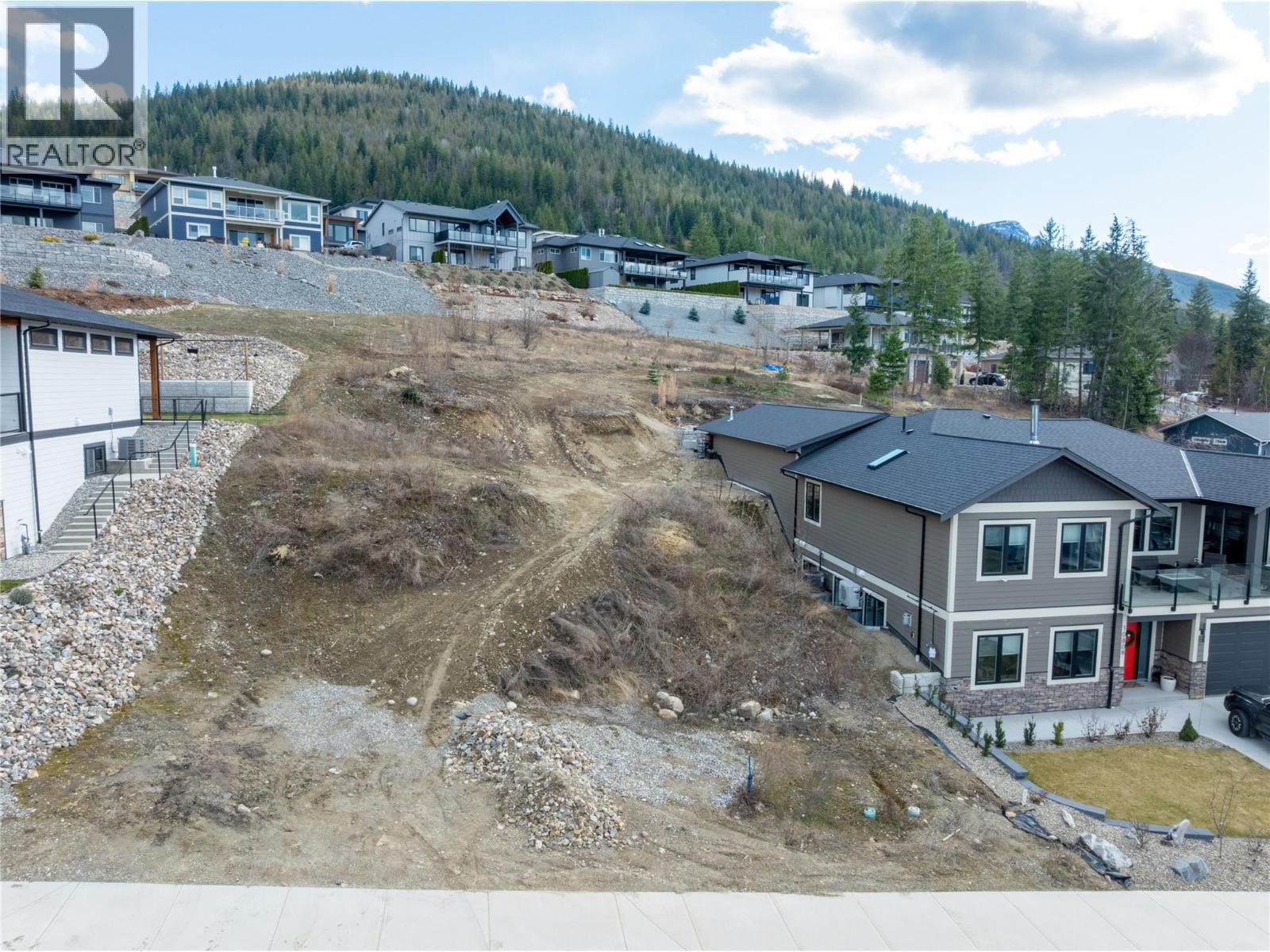  1120 16 Avenue Southeast, Salmon Arm