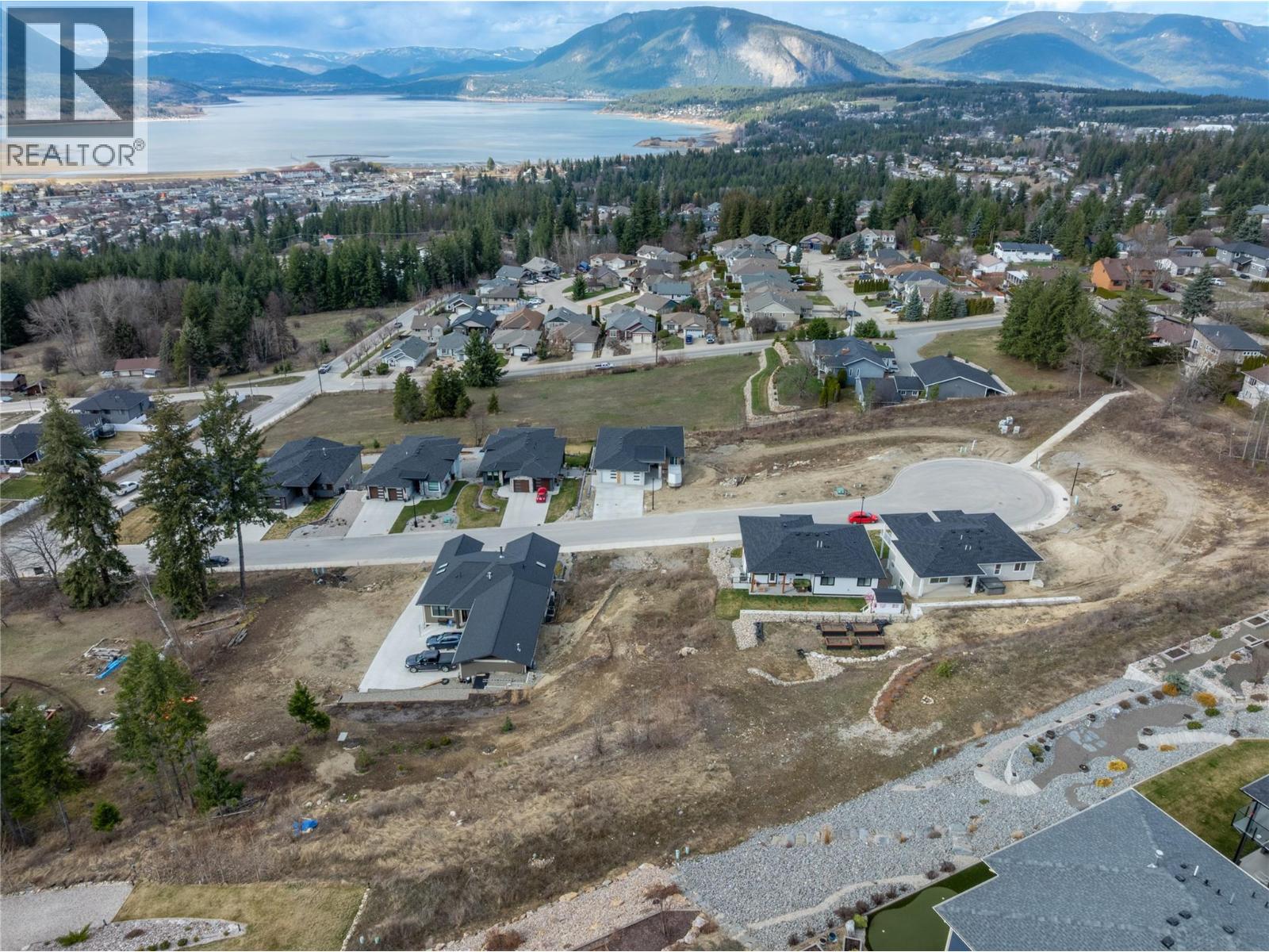  1120 16 Avenue Southeast, Salmon Arm