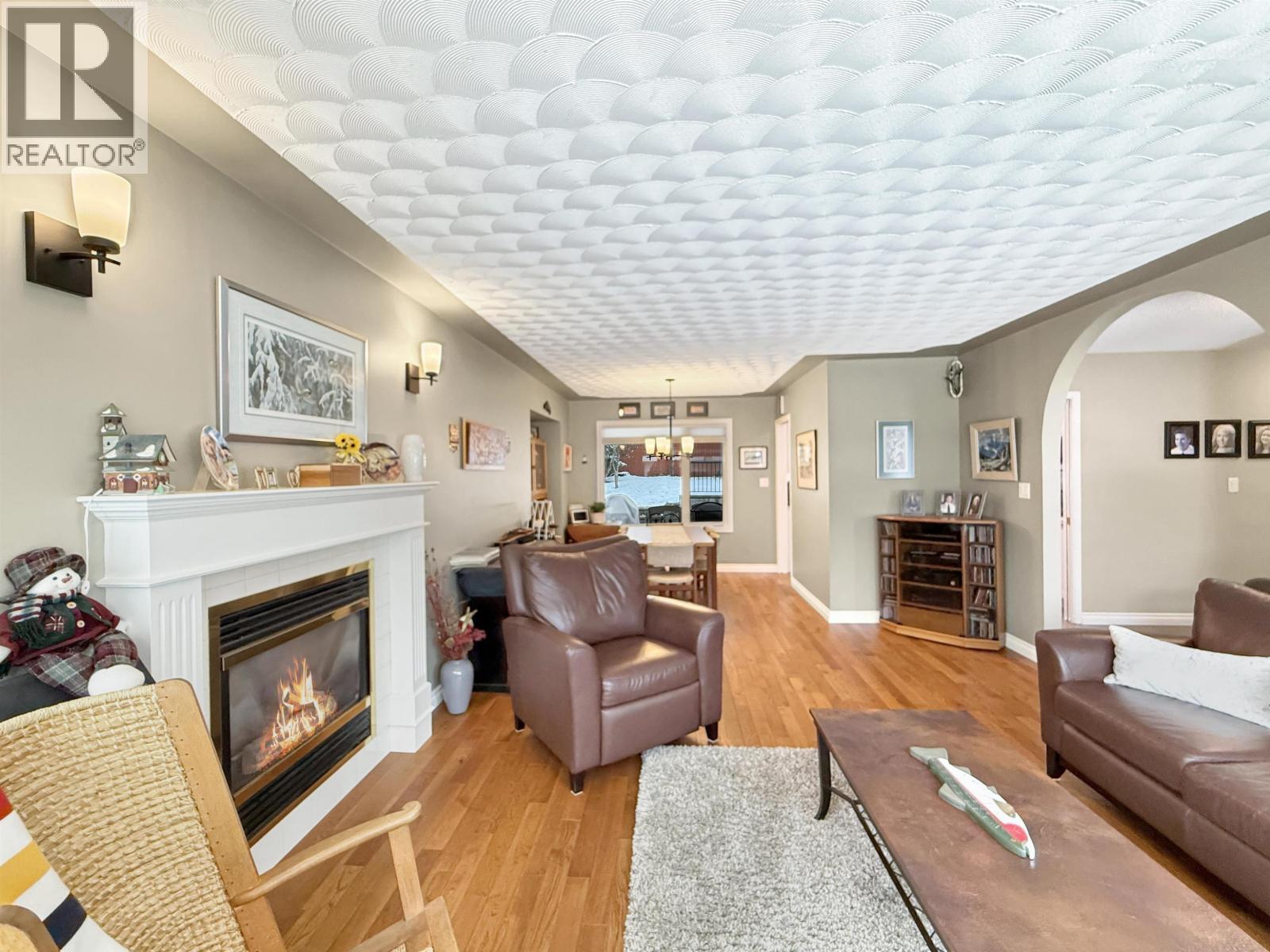 6255 BERGER CRESCENT - 10