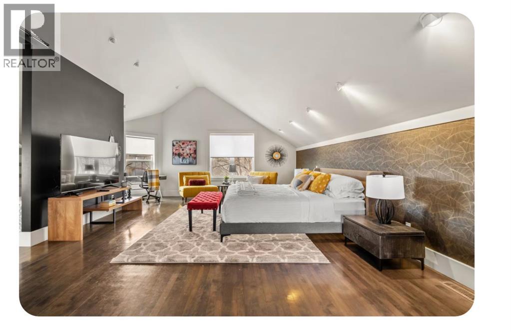 Single Family House for Sale in   Avenue NE Renfrew Calgary 