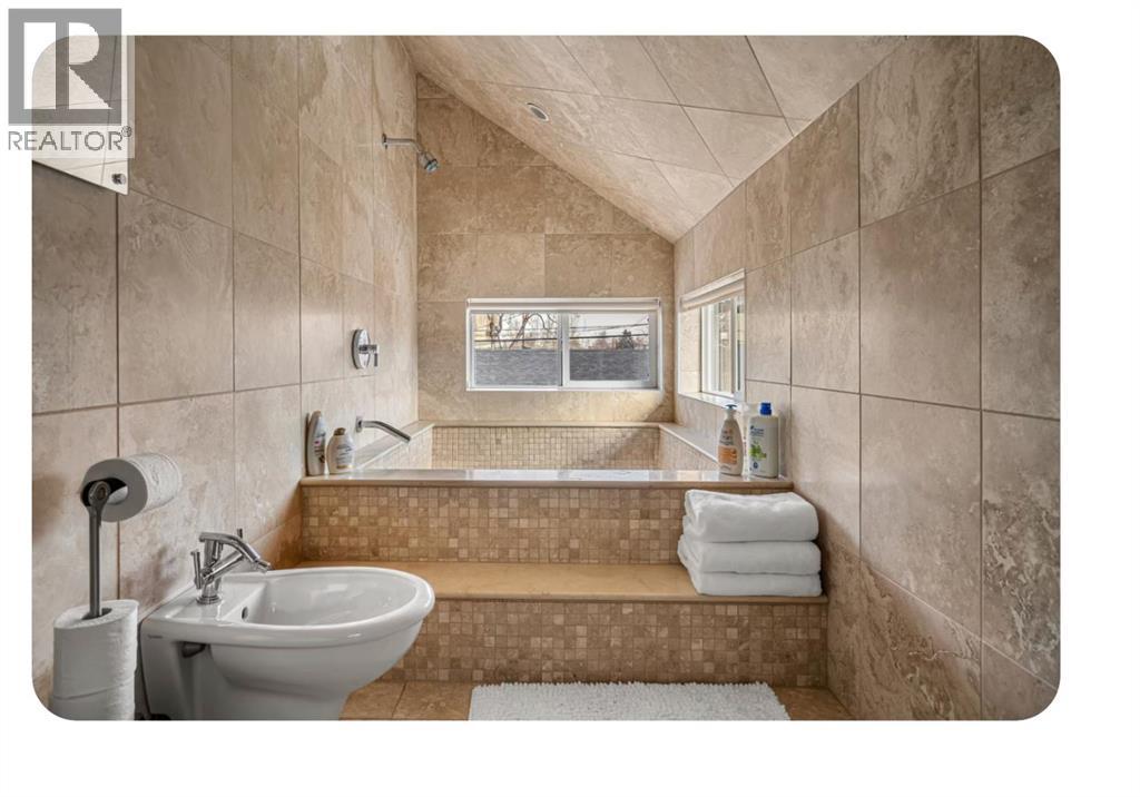 Single Family House for Sale in   Avenue NE Renfrew Calgary 