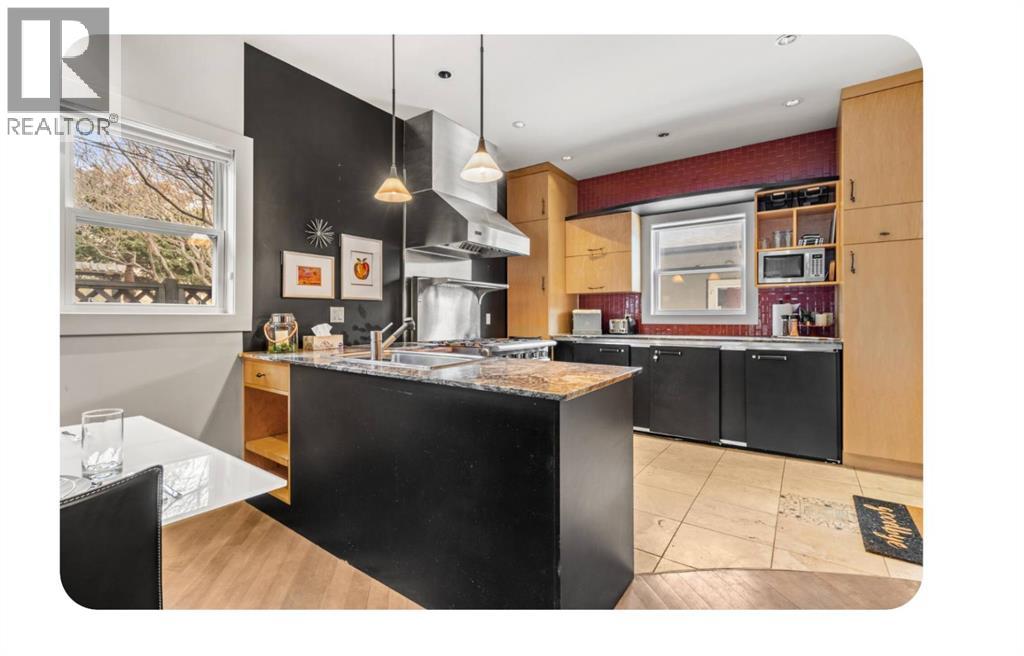 Single Family House for Sale in   Avenue NE Renfrew Calgary 