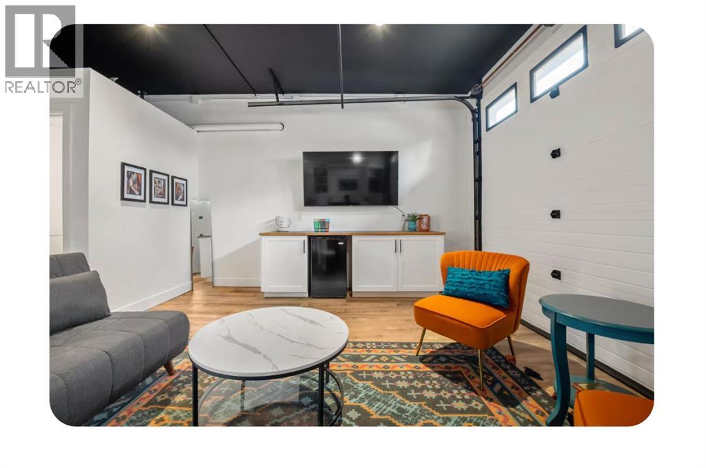 Single Family House for Sale in   Avenue NE Renfrew Calgary 