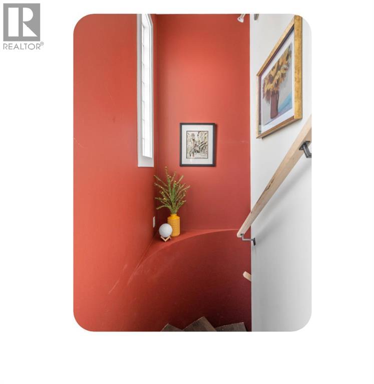 Single Family House for Sale in   Avenue NE Renfrew Calgary 