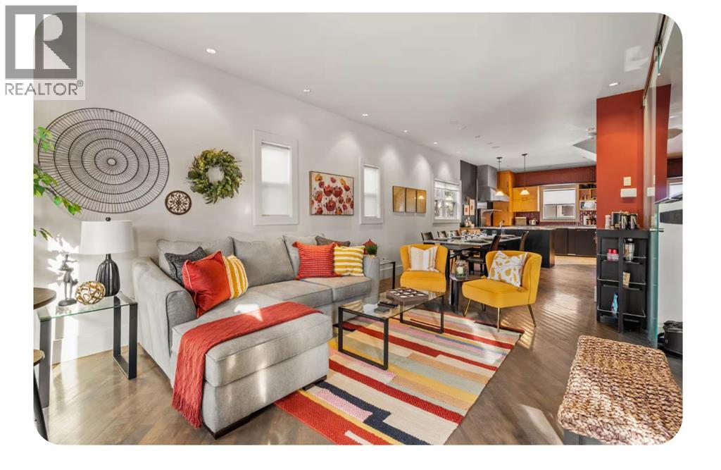 Single Family House for Sale in   Avenue NE Renfrew Calgary 