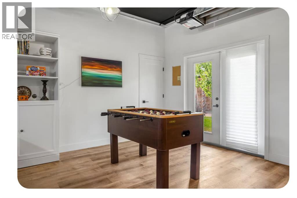 Single Family House for Sale in   Avenue NE Renfrew Calgary 