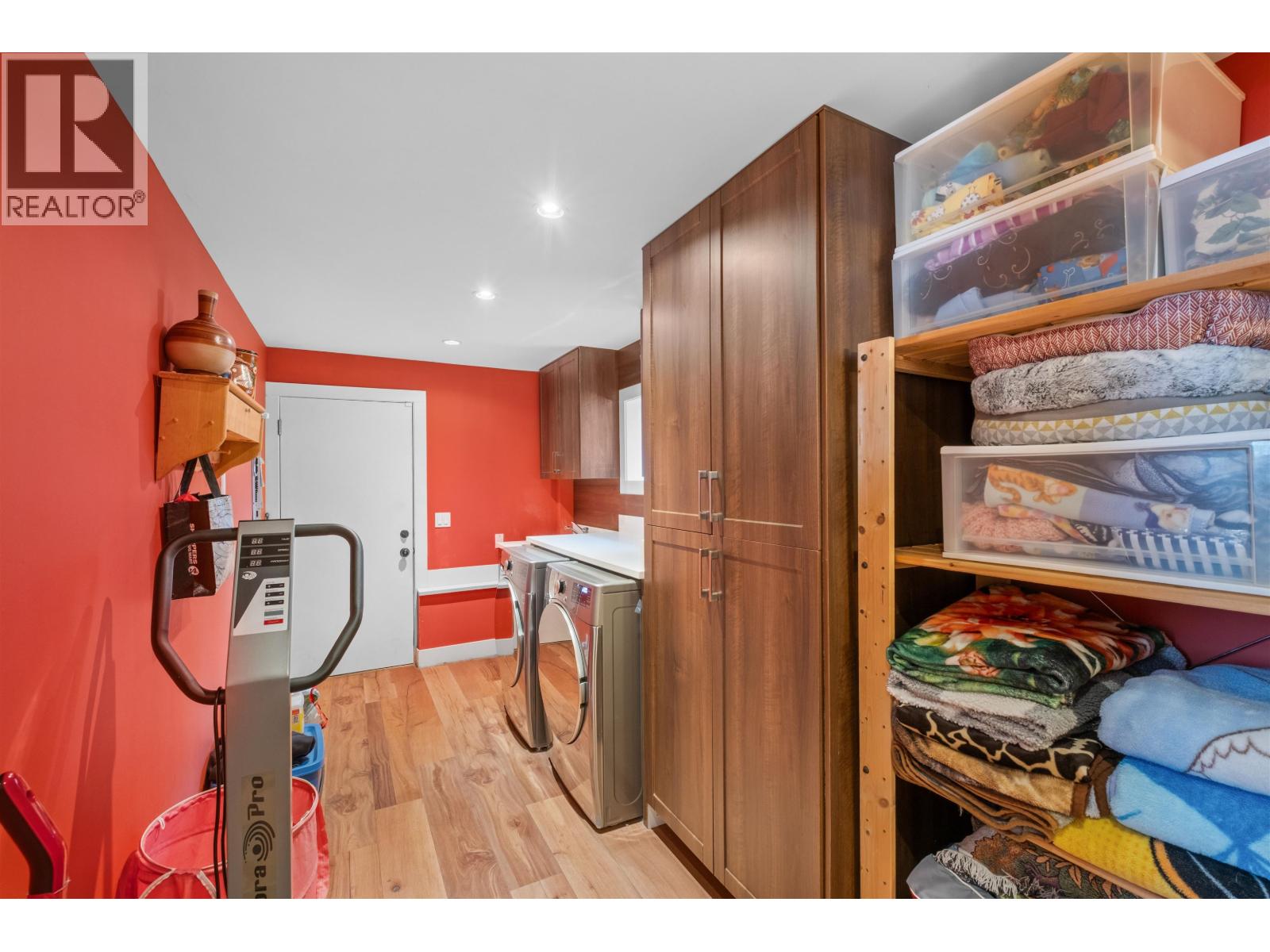 1329 APPIN ROAD, North Vancouver