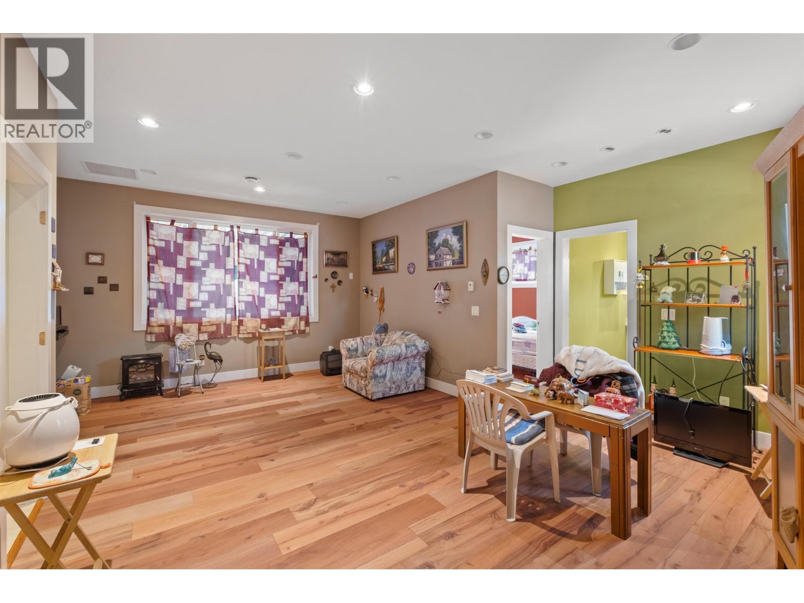 1329 APPIN ROAD, North Vancouver