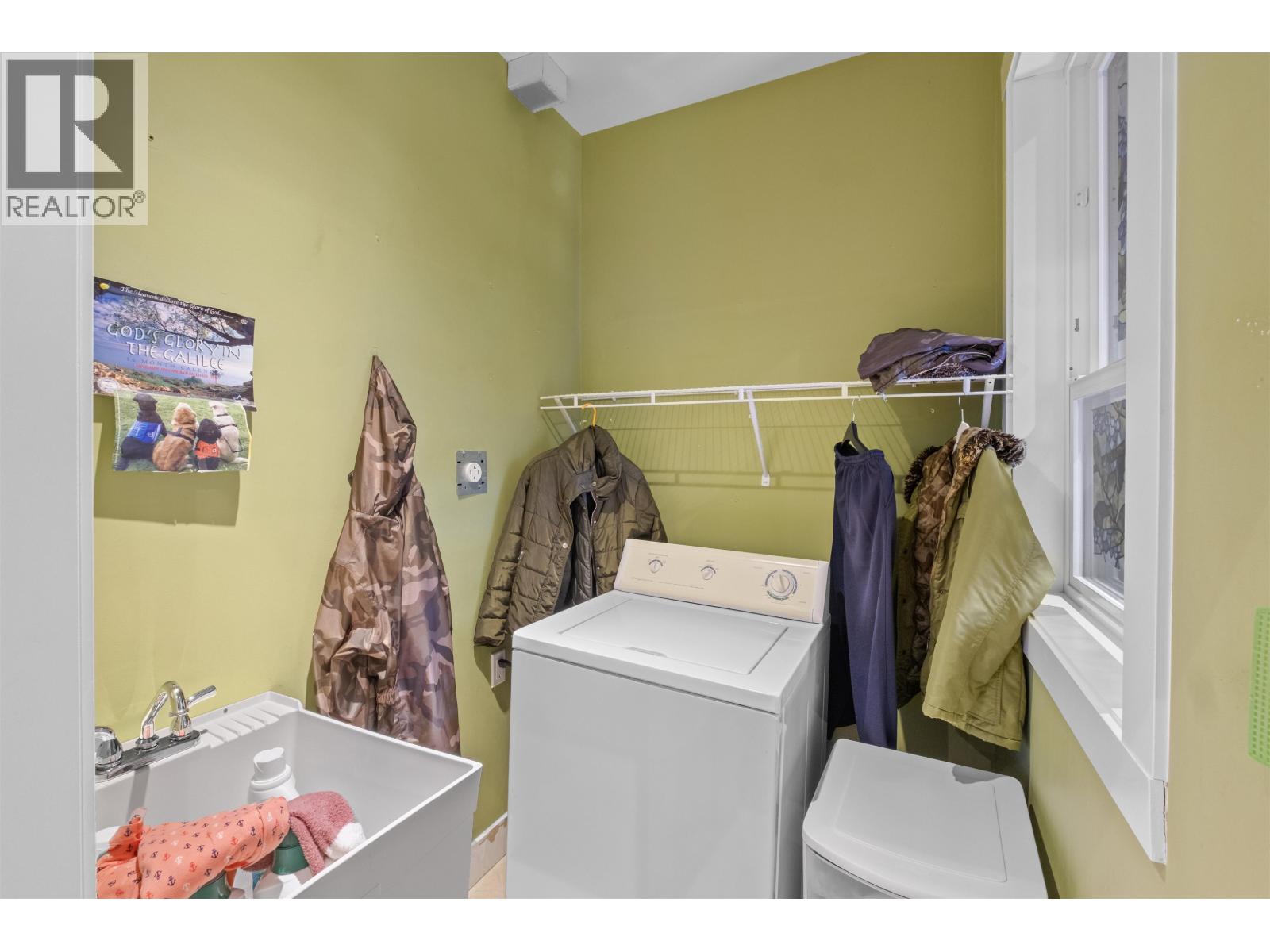 1329 APPIN ROAD, North Vancouver
