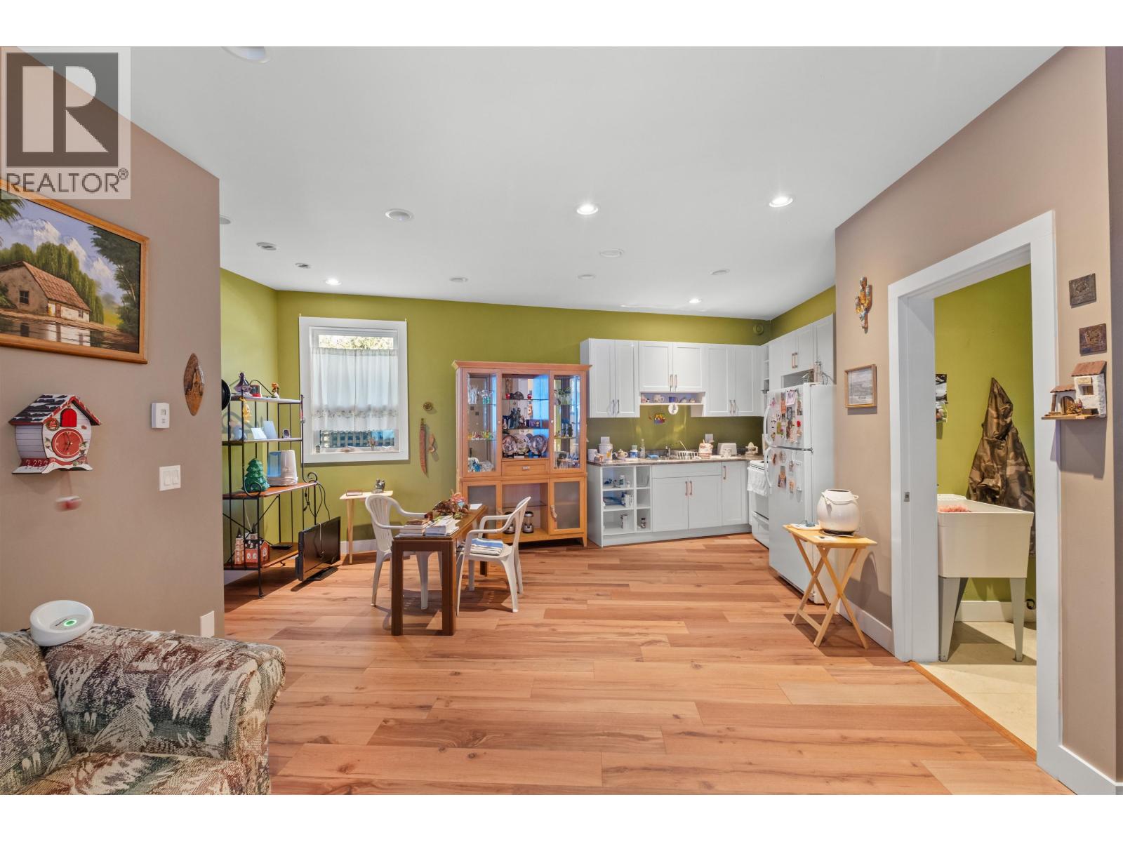 1329 APPIN ROAD, North Vancouver
