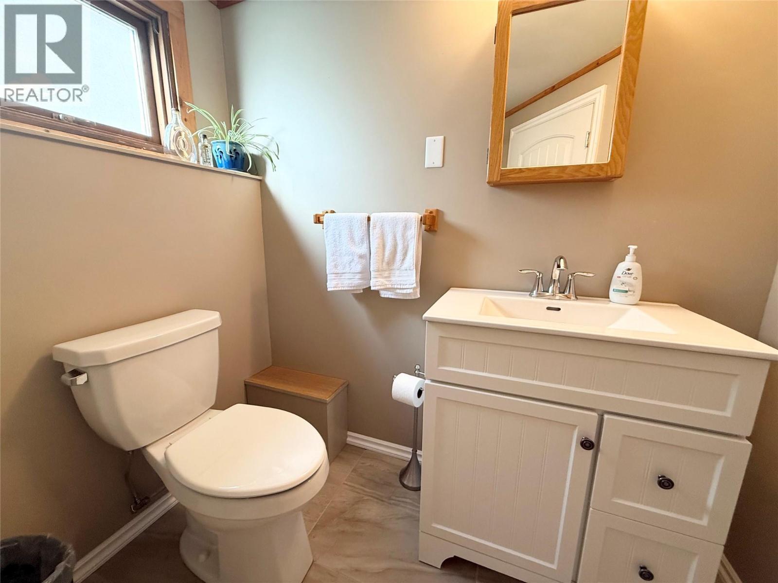 1687 Canford Avenue, Merritt