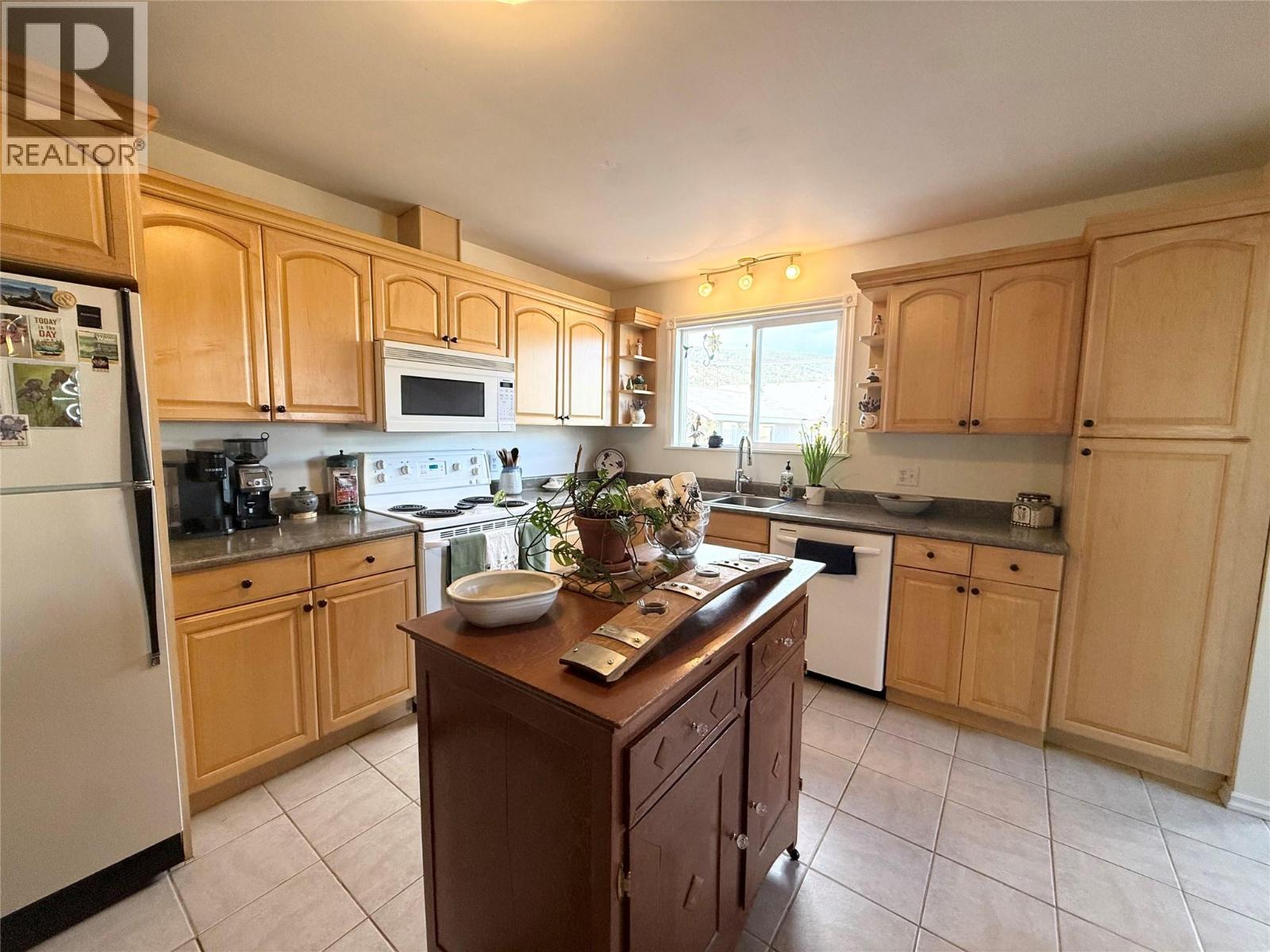 1687 Canford Avenue, Merritt