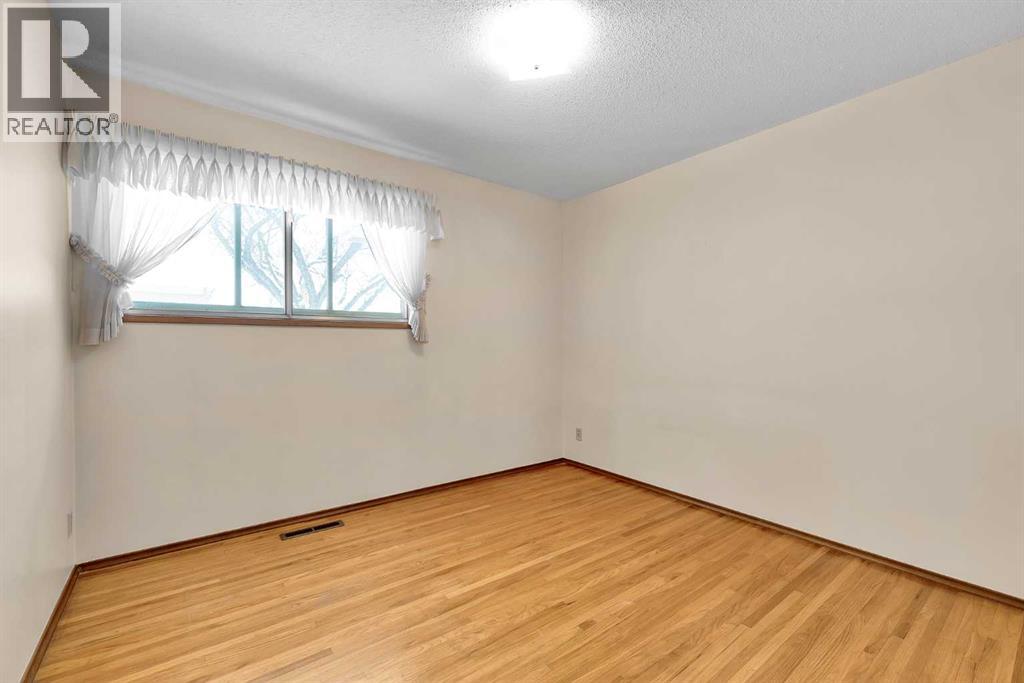 Single Family House Bungalow for Sale in  Northmount Drive NW Brentwood Calgary 