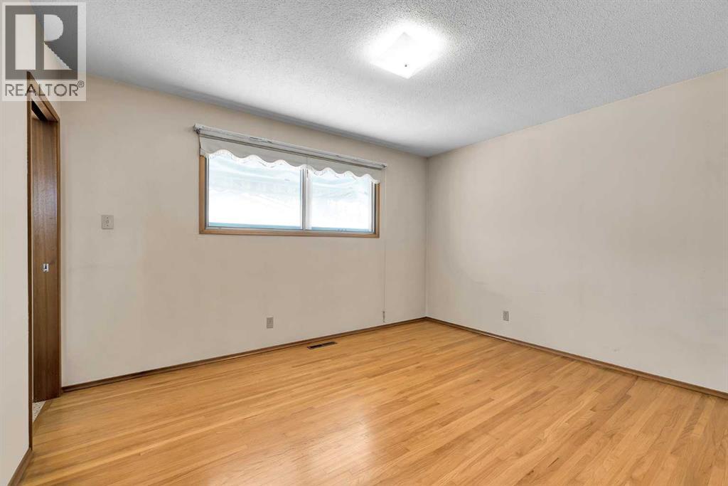 Single Family House Bungalow for Sale in  Northmount Drive NW Brentwood Calgary 