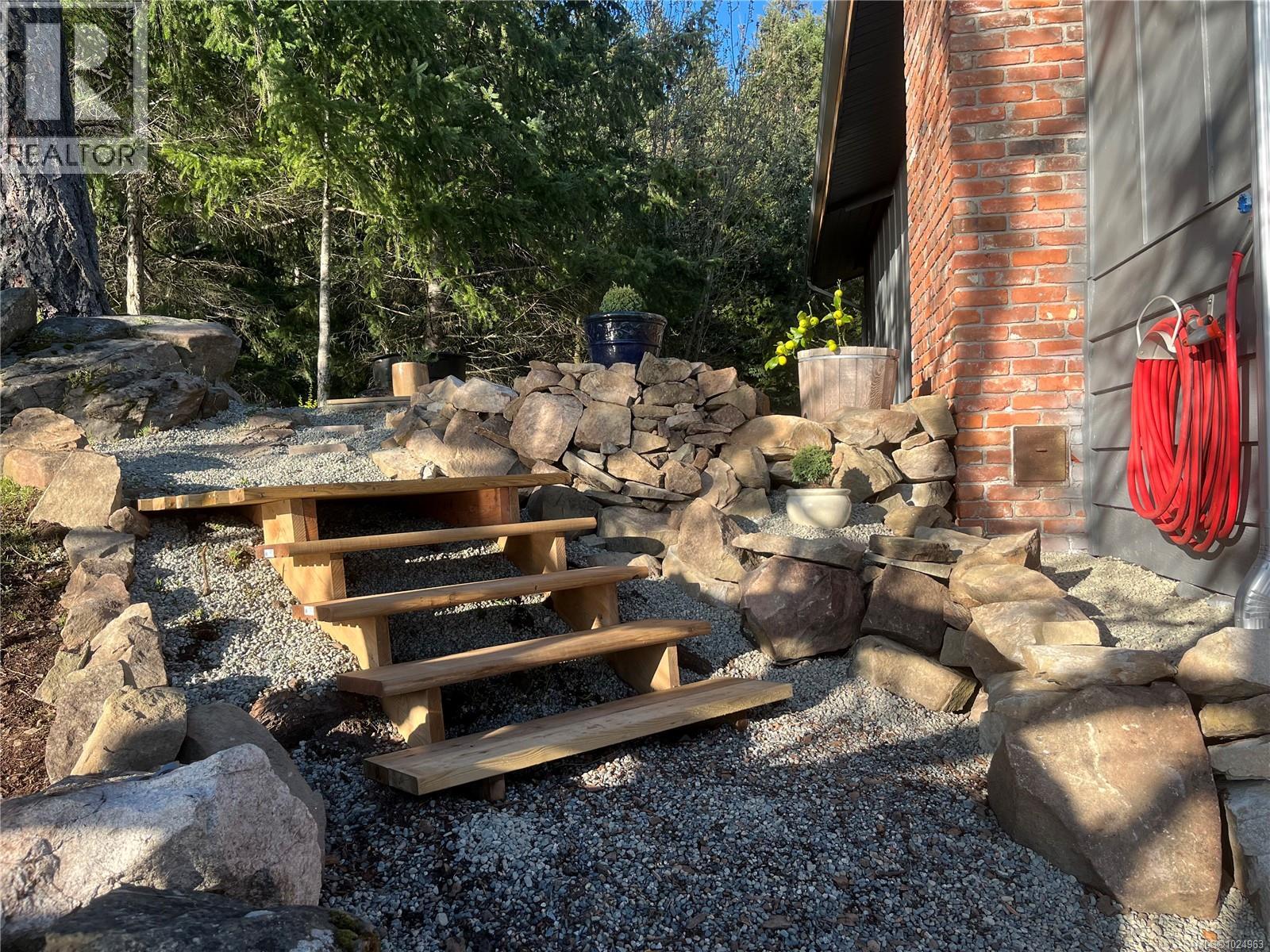 285 MOUNTAIN PARK DR - 42