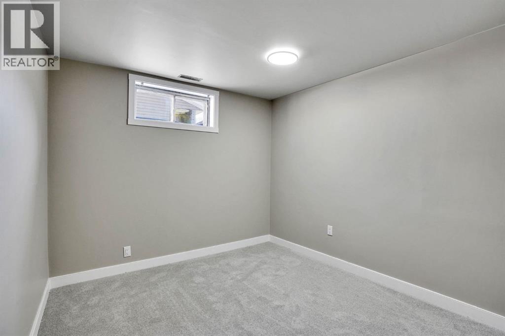 Single Family House Bungalow for Sale in  Templeside Circle NE Temple Calgary 