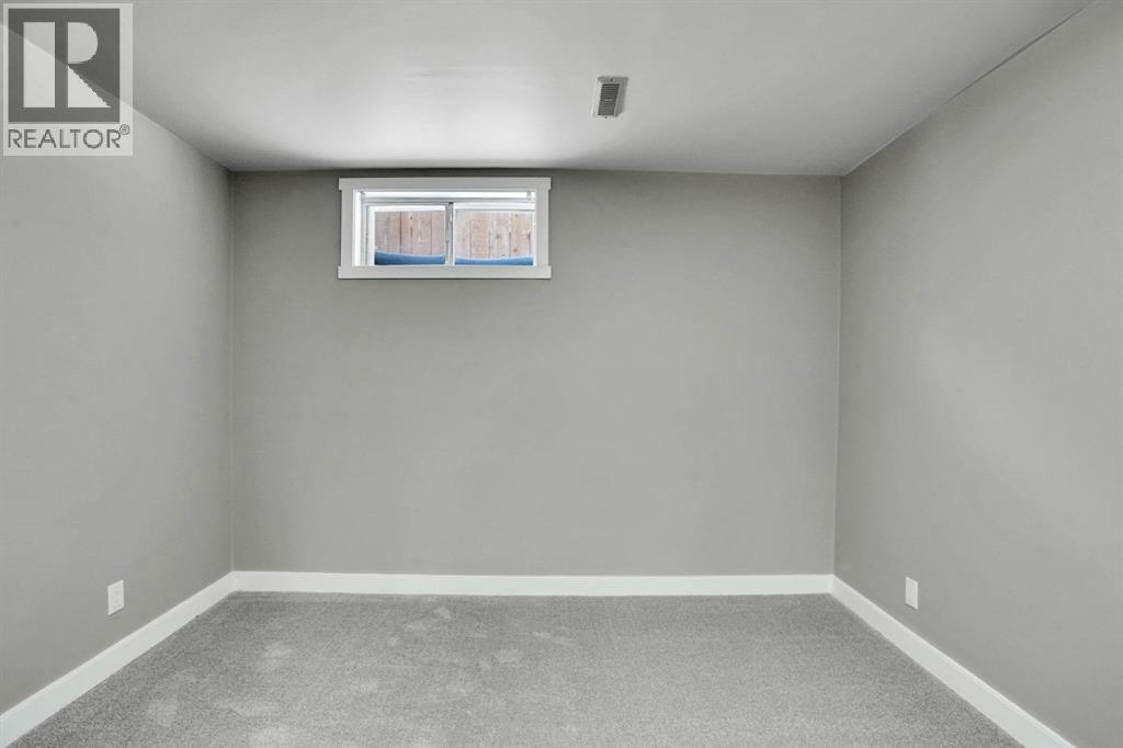 Single Family House Bungalow for Sale in  Templeside Circle NE Temple Calgary 