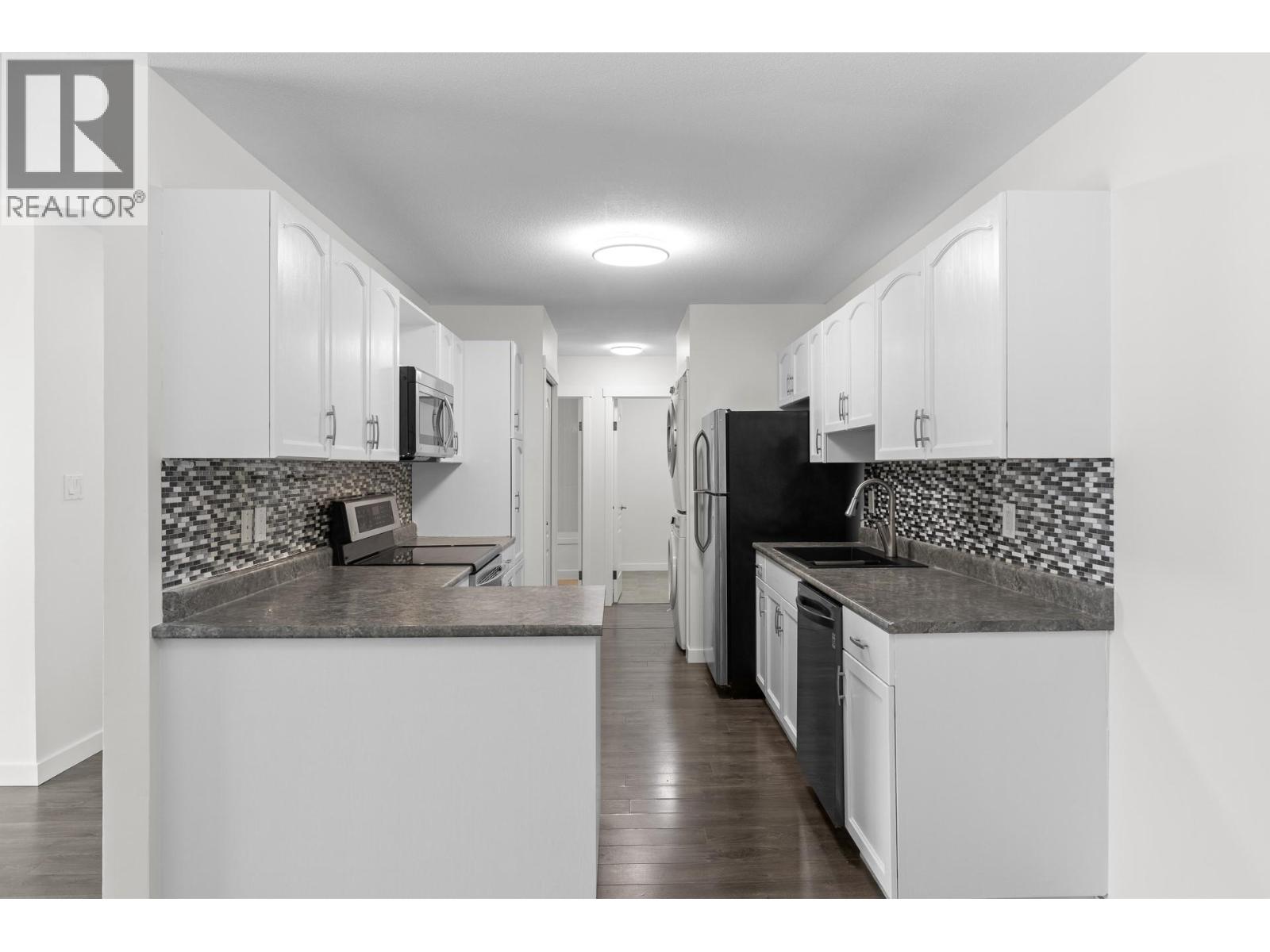 402 769 KLO Road, Kelowna