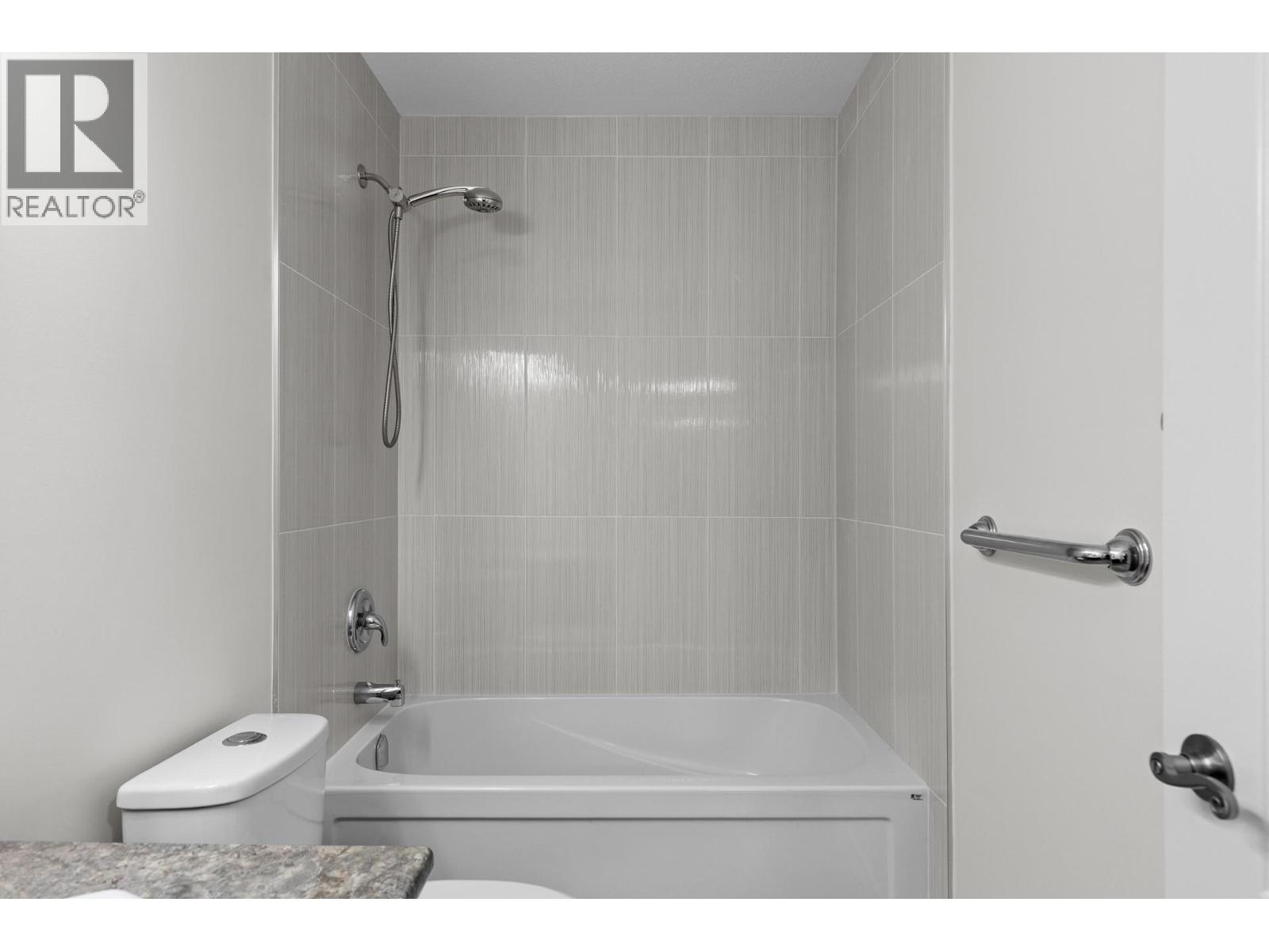 402 769 KLO Road, Kelowna