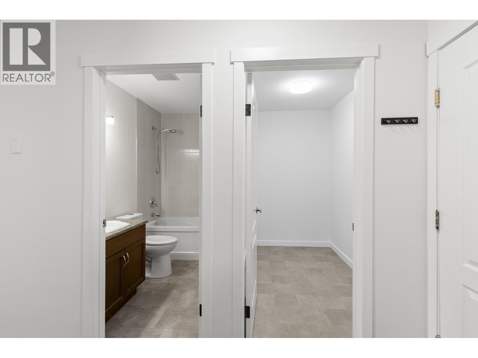 402 769 KLO Road, Kelowna