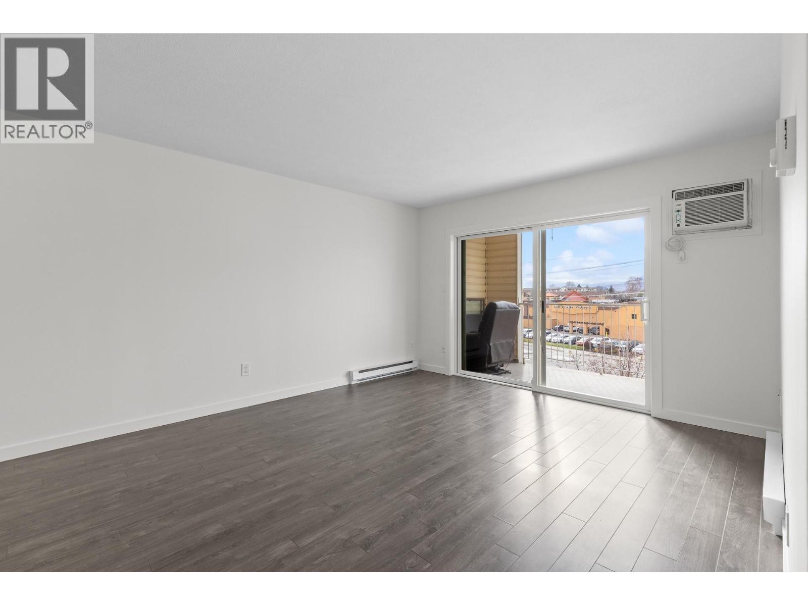 402 769 KLO Road, Kelowna