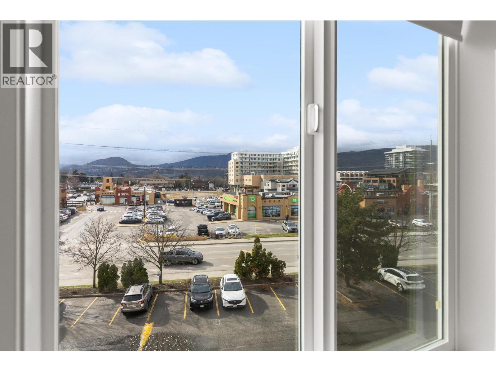 402 769 KLO Road, Kelowna